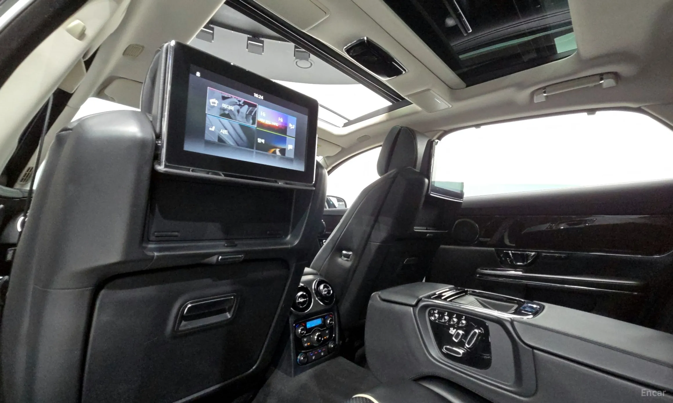 Jaguar All New XJ превью 19