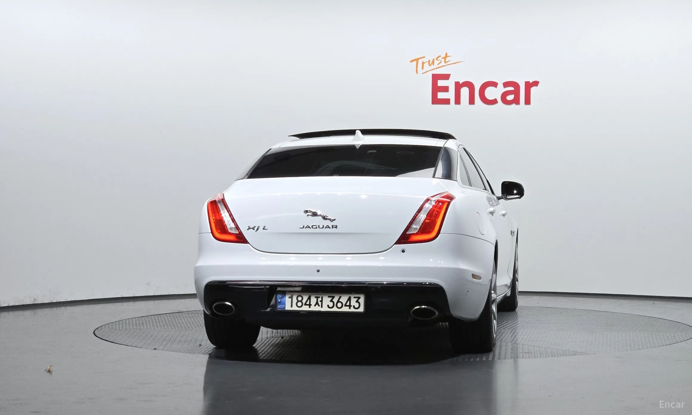 Jaguar All New XJ превью 4