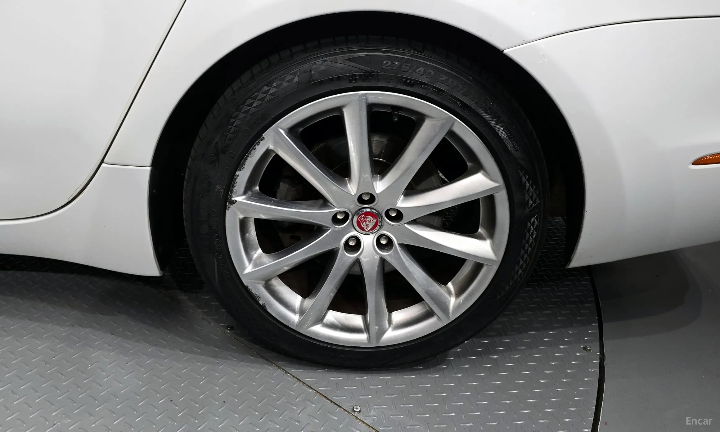 Jaguar All New XJ превью 5