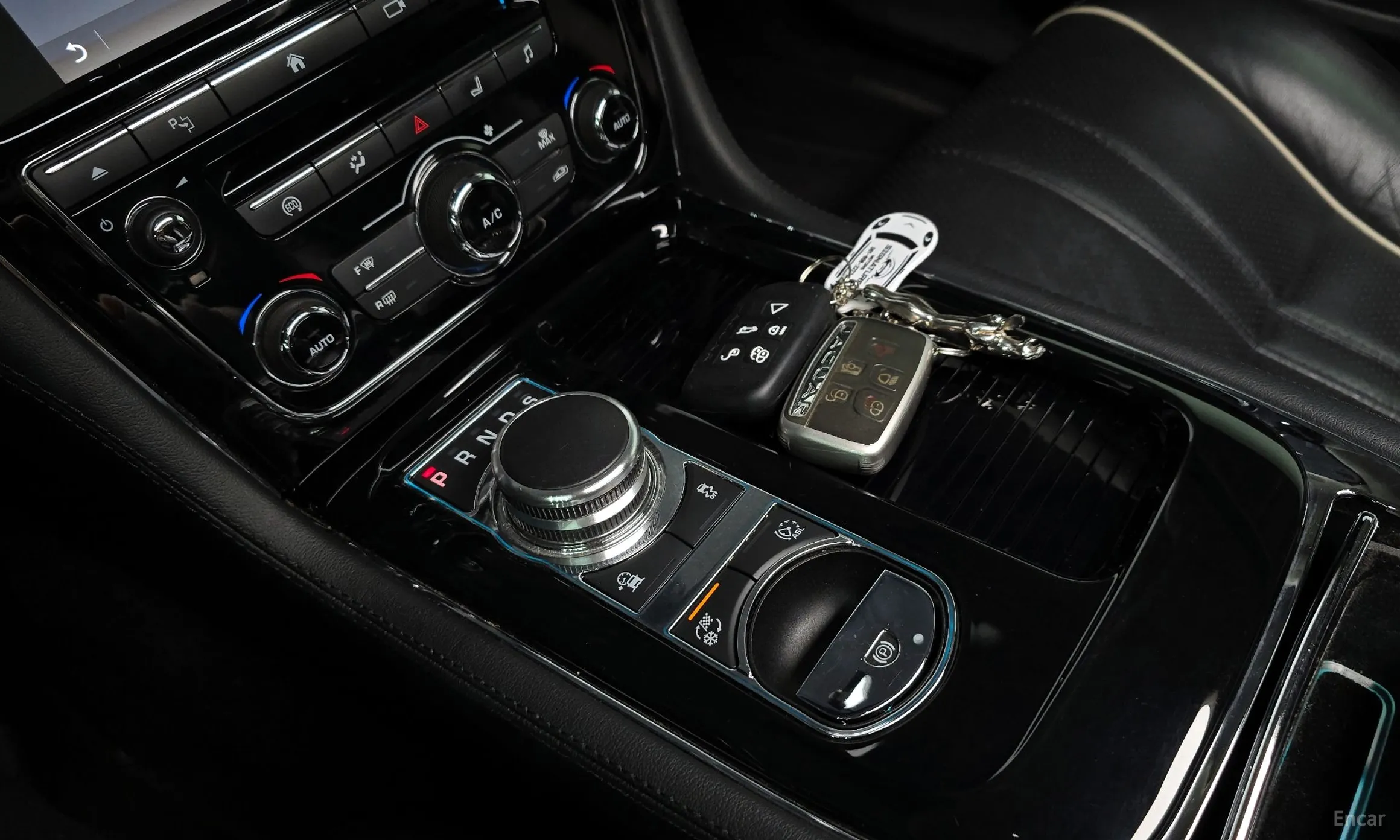 Jaguar All New XJ превью 9