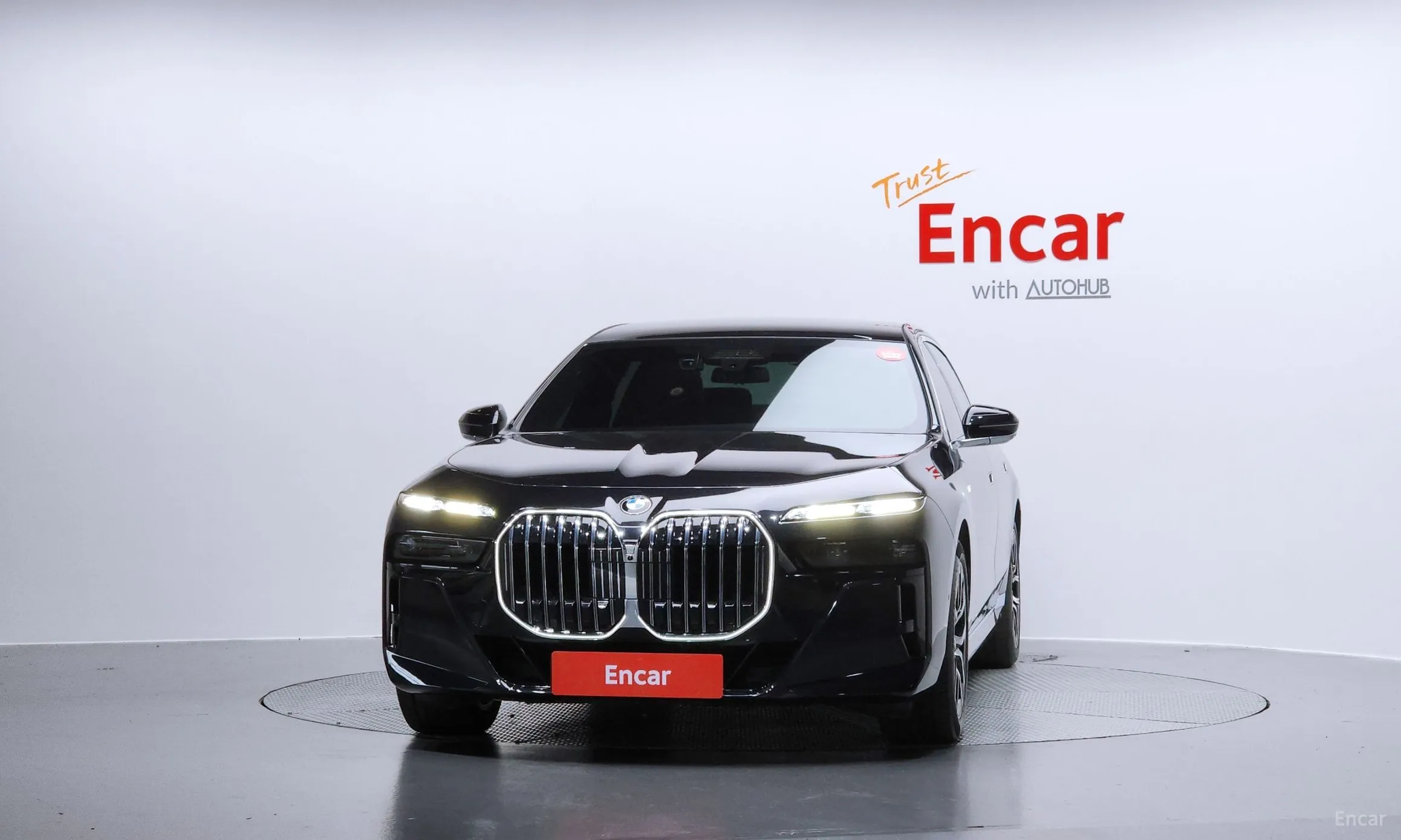 BMW 7 Series (G70) превью 3