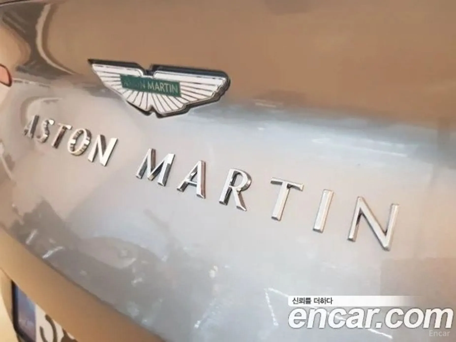 Aston Martin DB12 превью 13