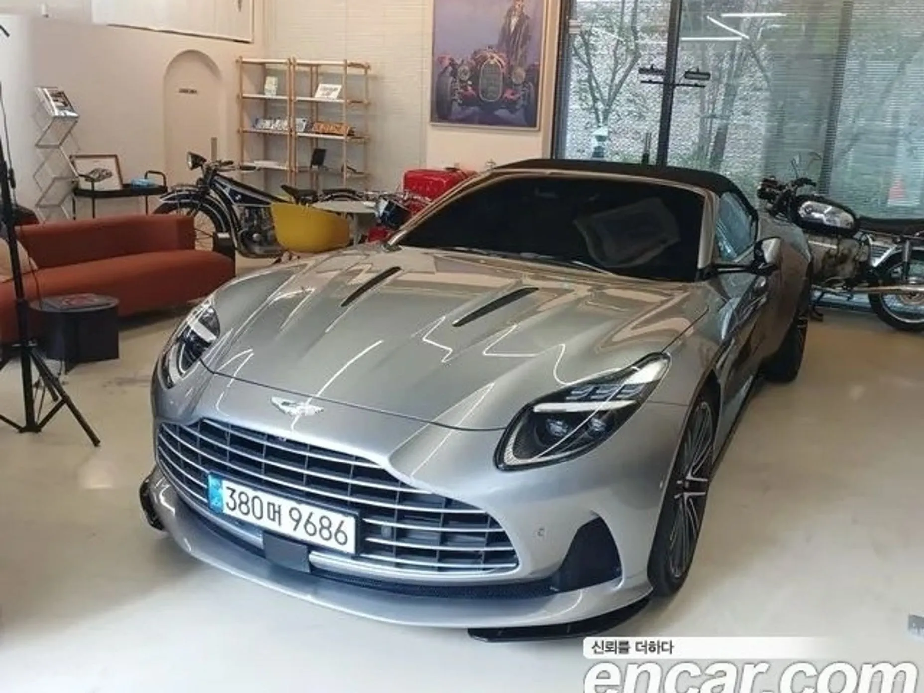 Aston Martin DB12 превью 3