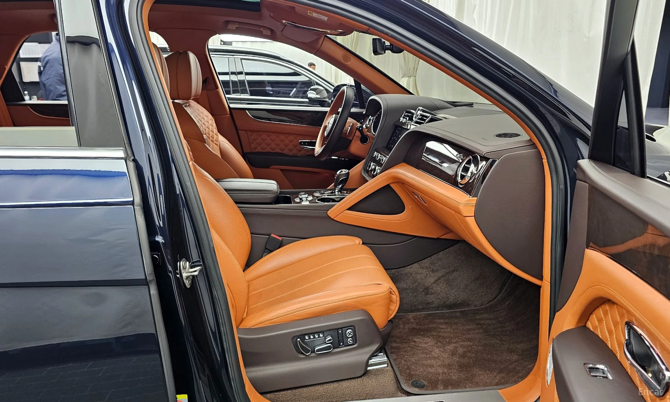 Bentley Bentayga превью 11