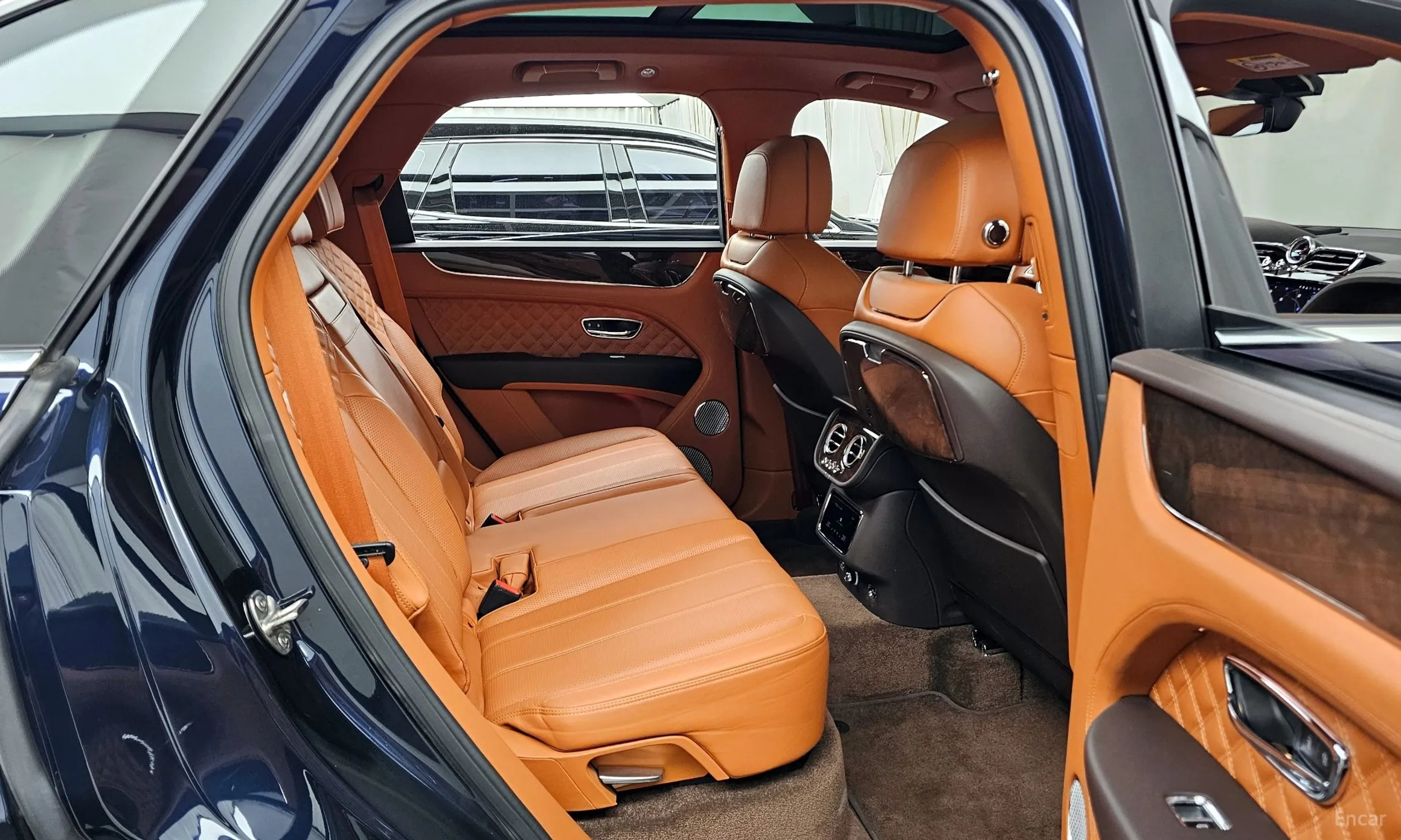 Bentley Bentayga превью 12