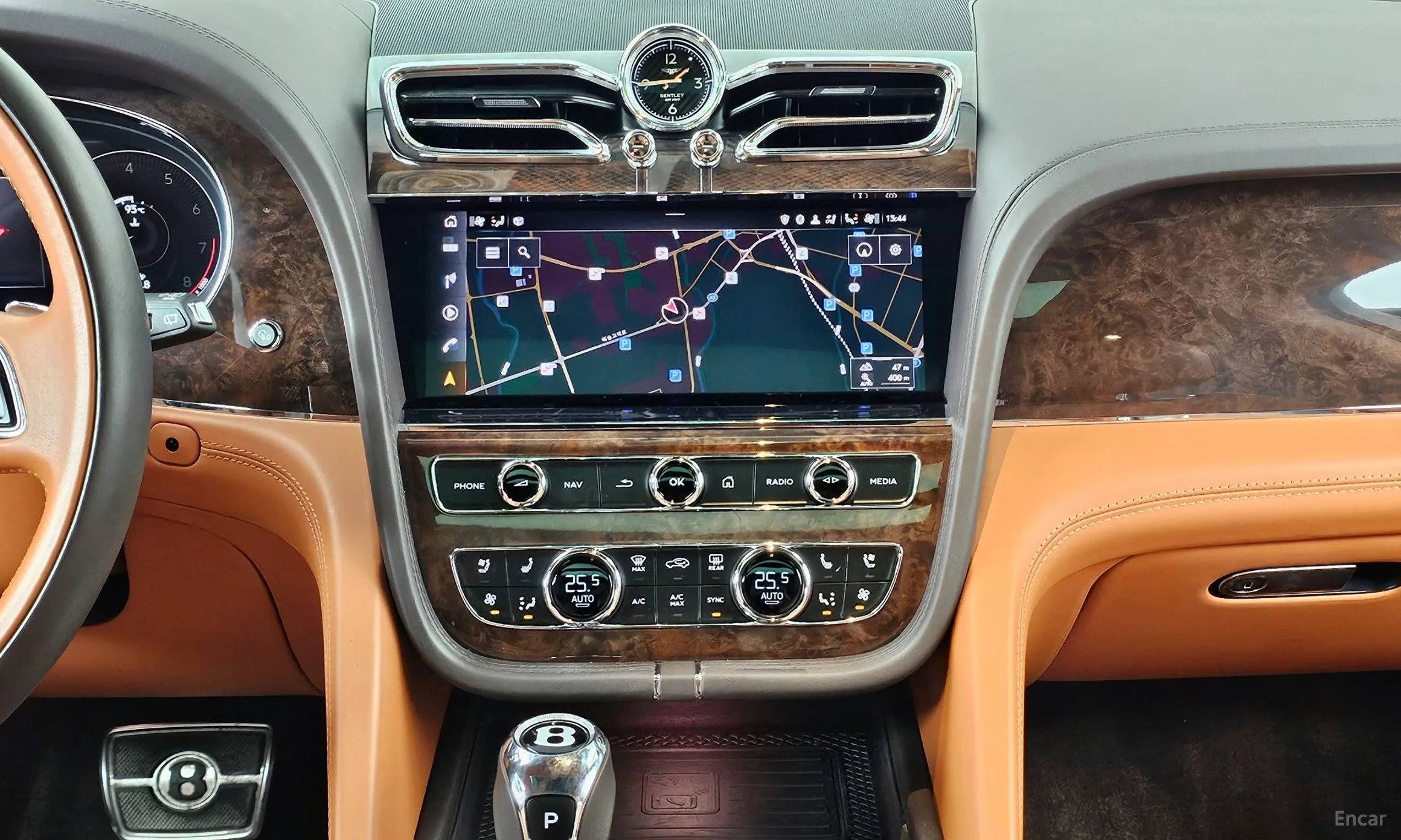 Bentley Bentayga превью 14