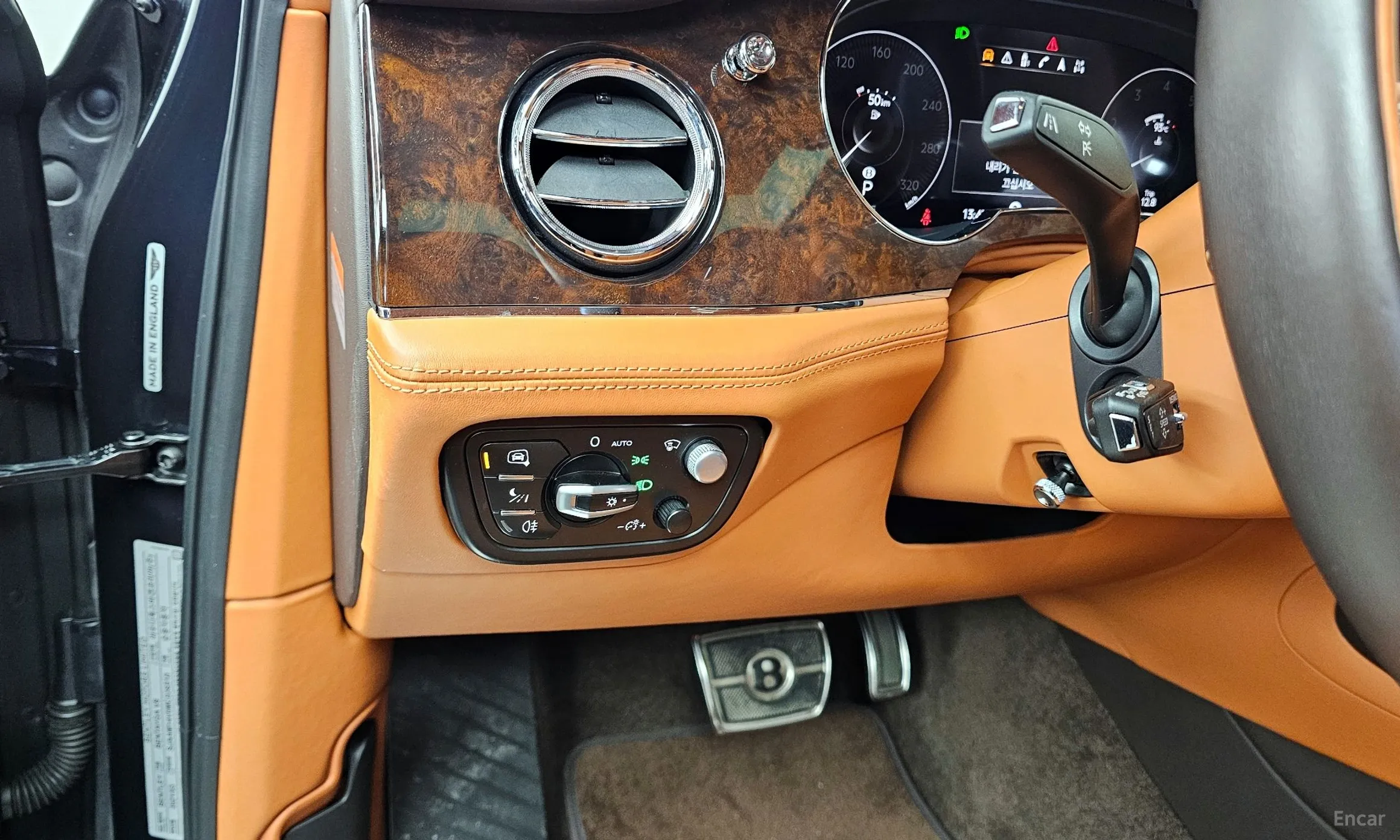 Bentley Bentayga превью 16