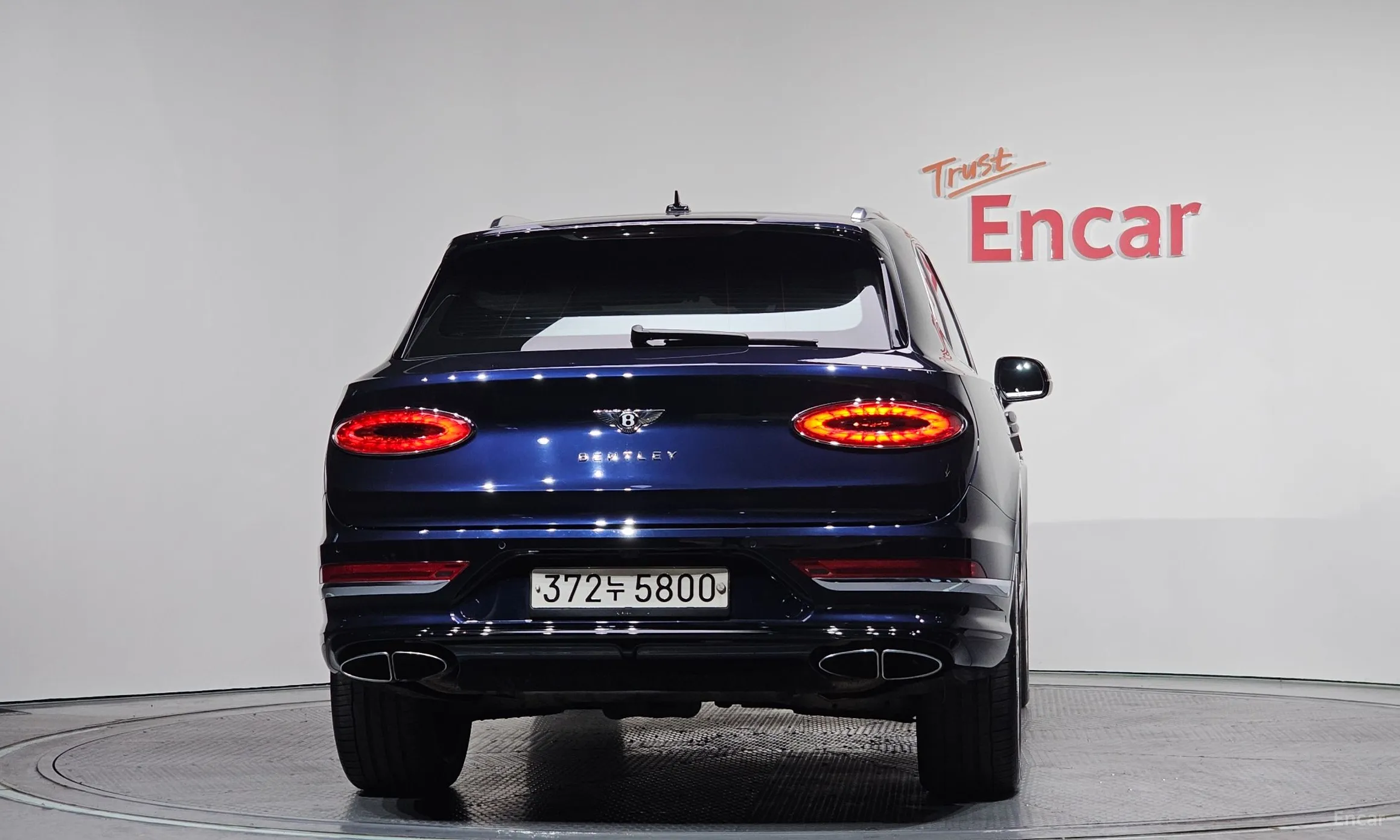 Bentley Bentayga превью 4