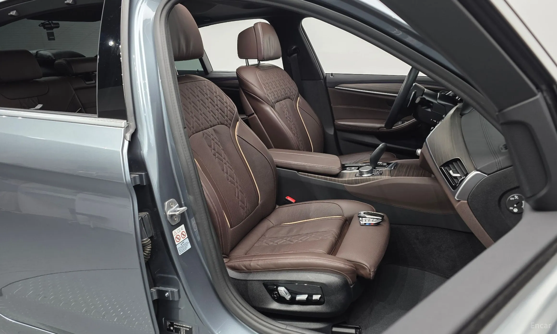 BMW 5 Series (G30) превью 10