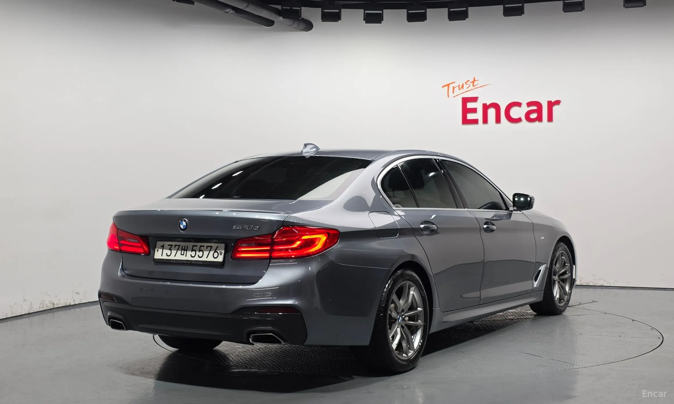 BMW 5 Series (G30) превью 2