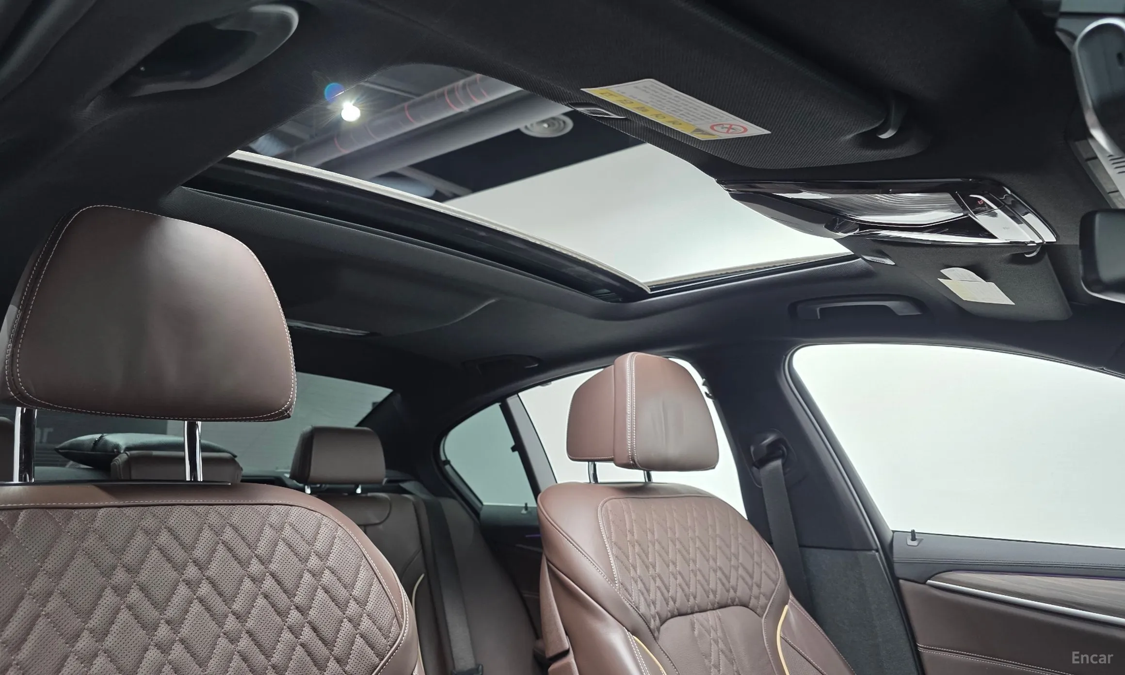 BMW 5 Series (G30) превью 17