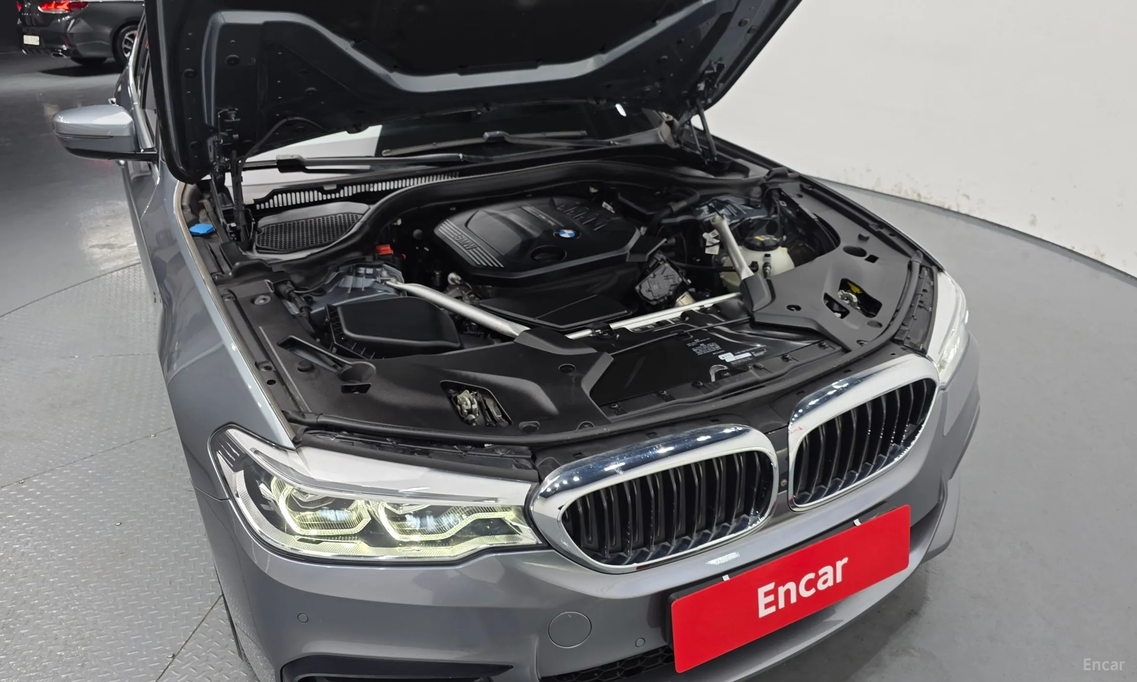 BMW 5 Series (G30) превью 6