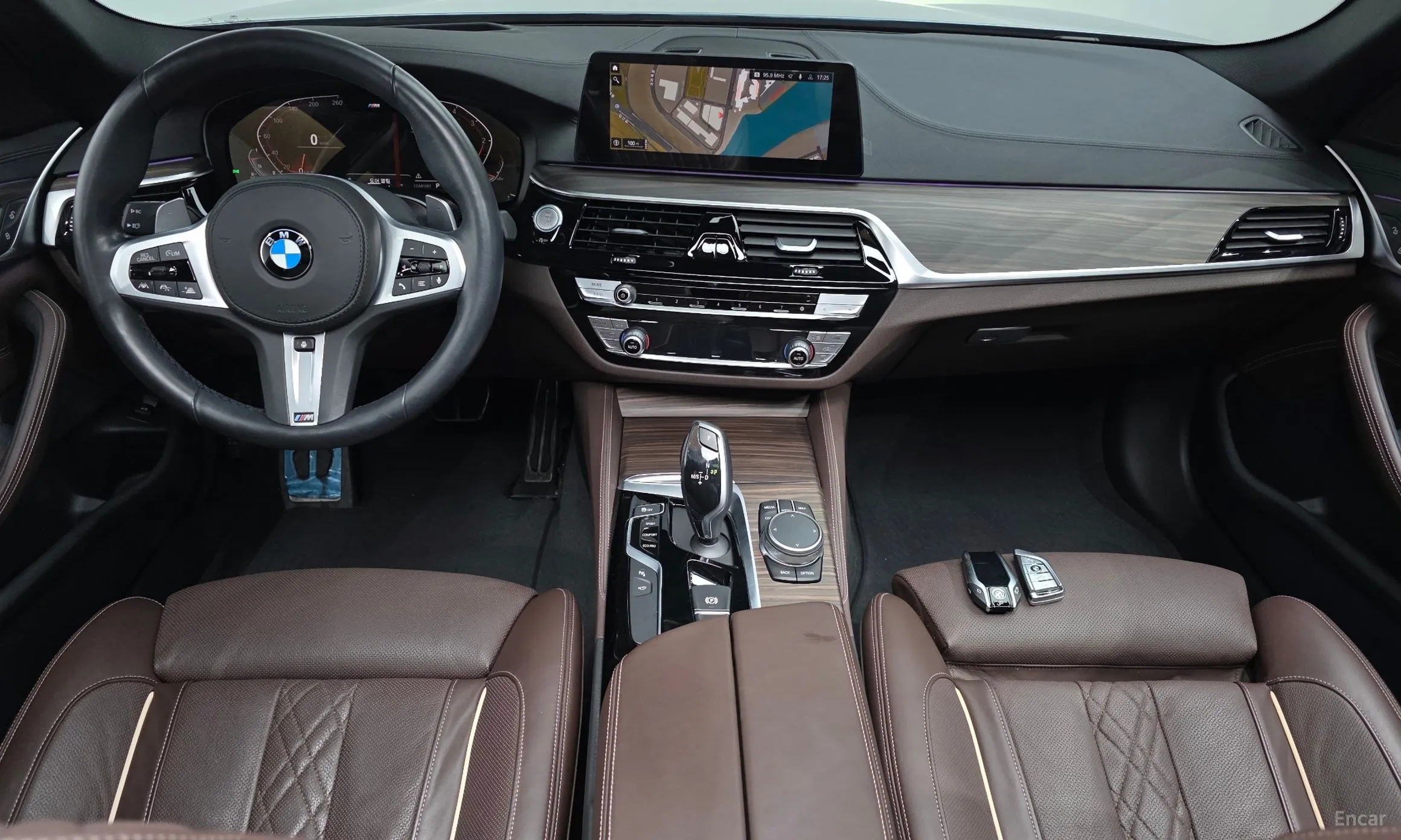 BMW 5 Series (G30) превью 7