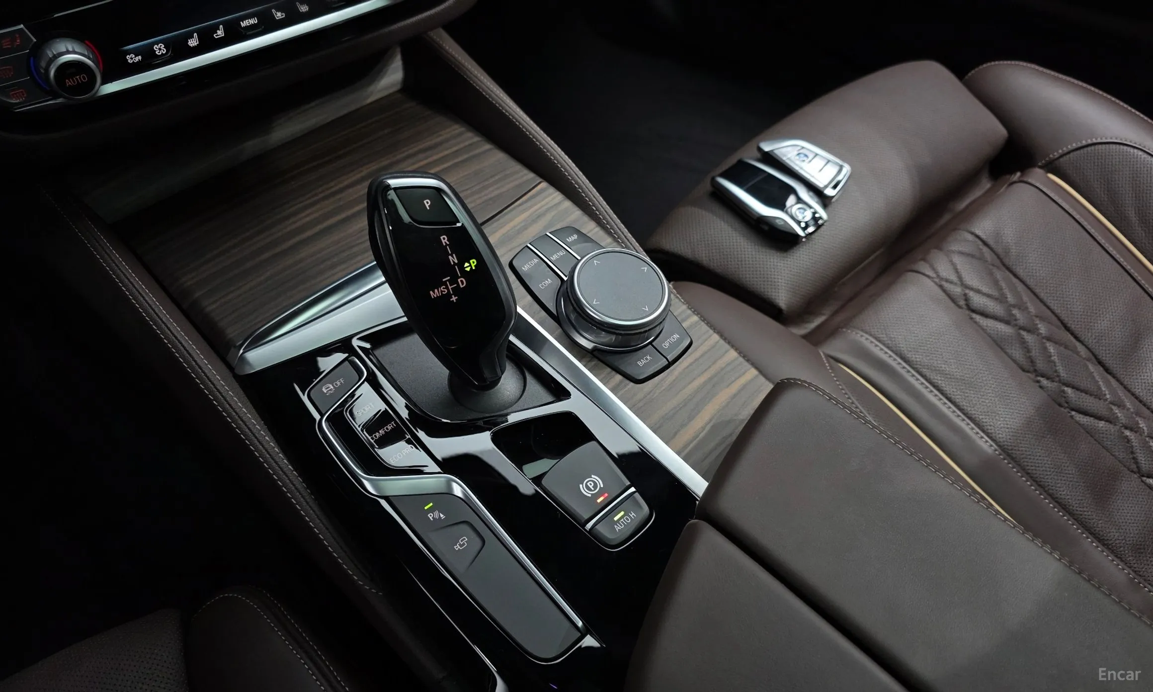 BMW 5 Series (G30) превью 9