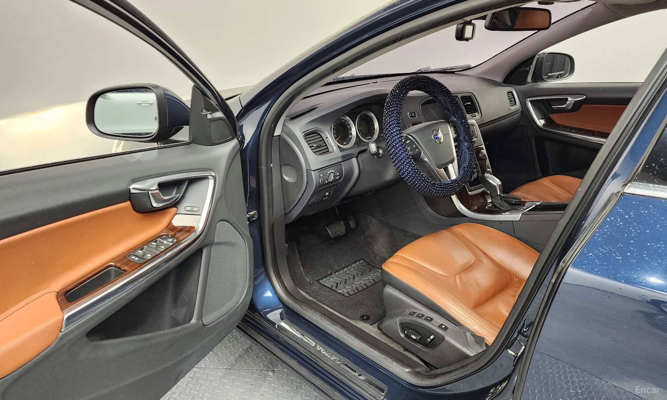 Volvo S60 превью 10