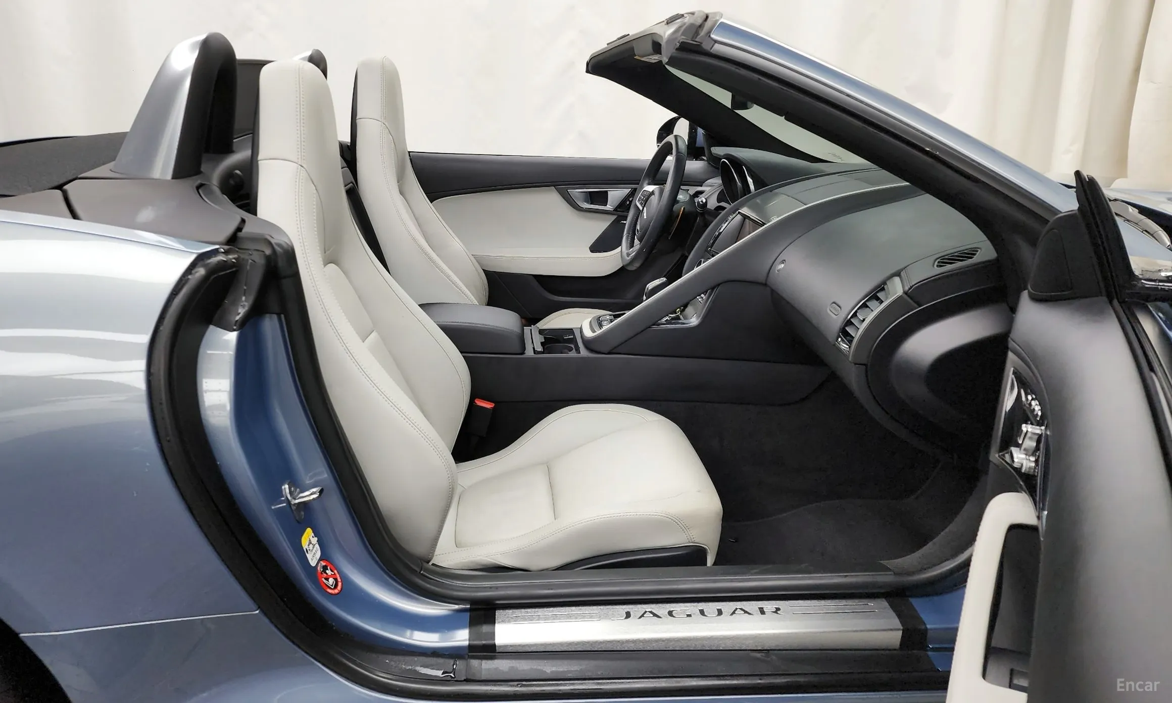 Jaguar F-TYPE превью 11