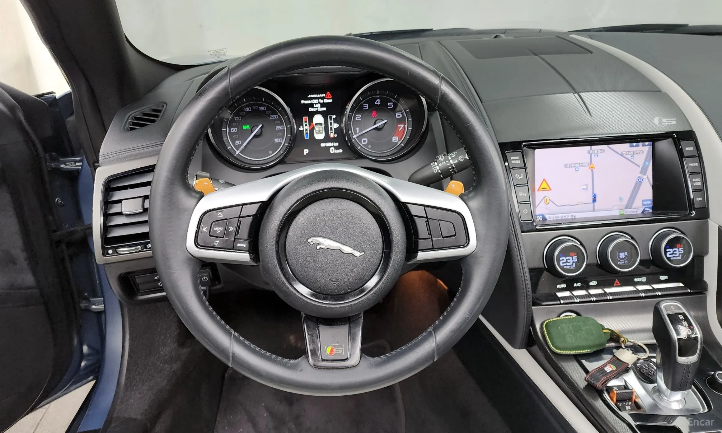 Jaguar F-TYPE превью 12