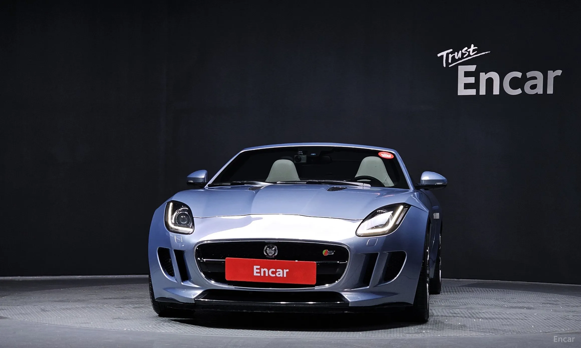 Jaguar F-TYPE превью 3