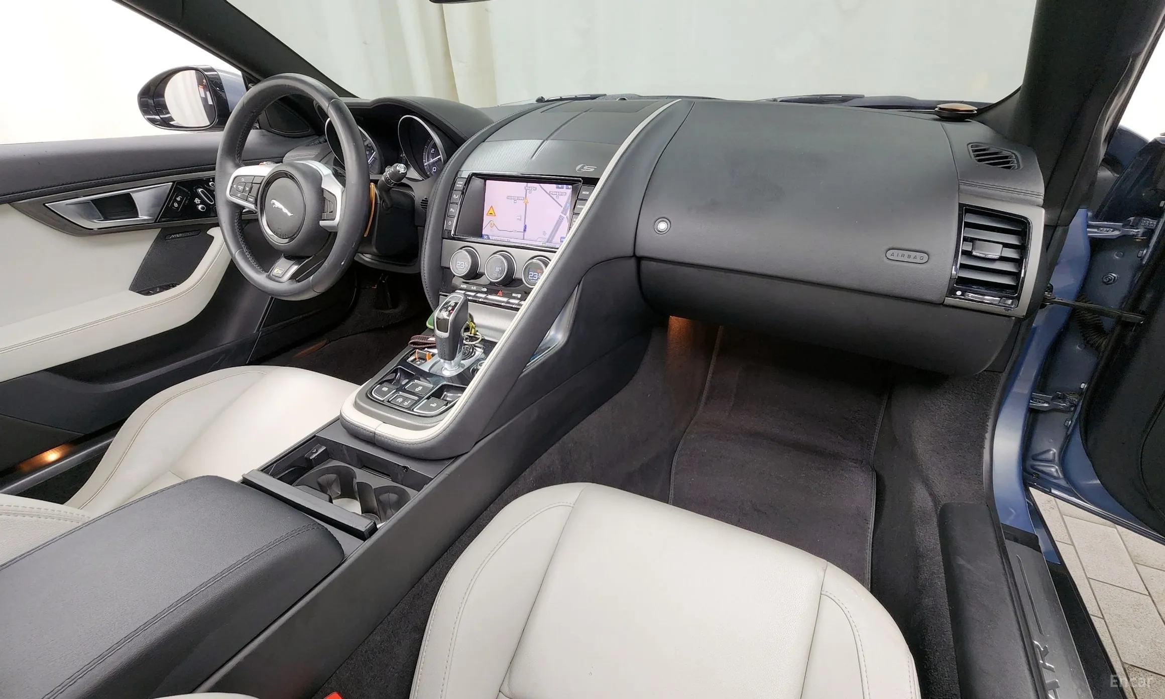 Jaguar F-TYPE превью 7