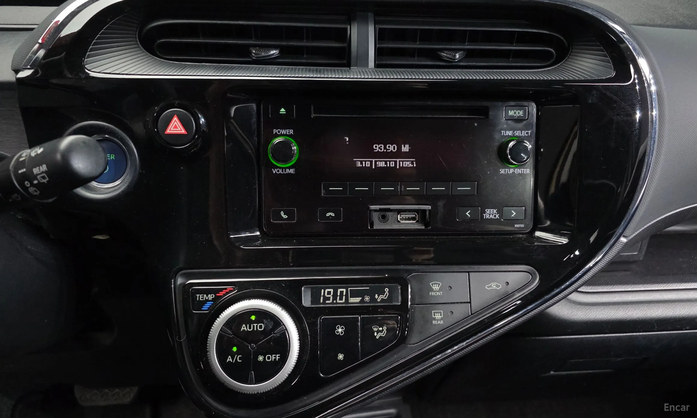 Toyota Prius C превью 14