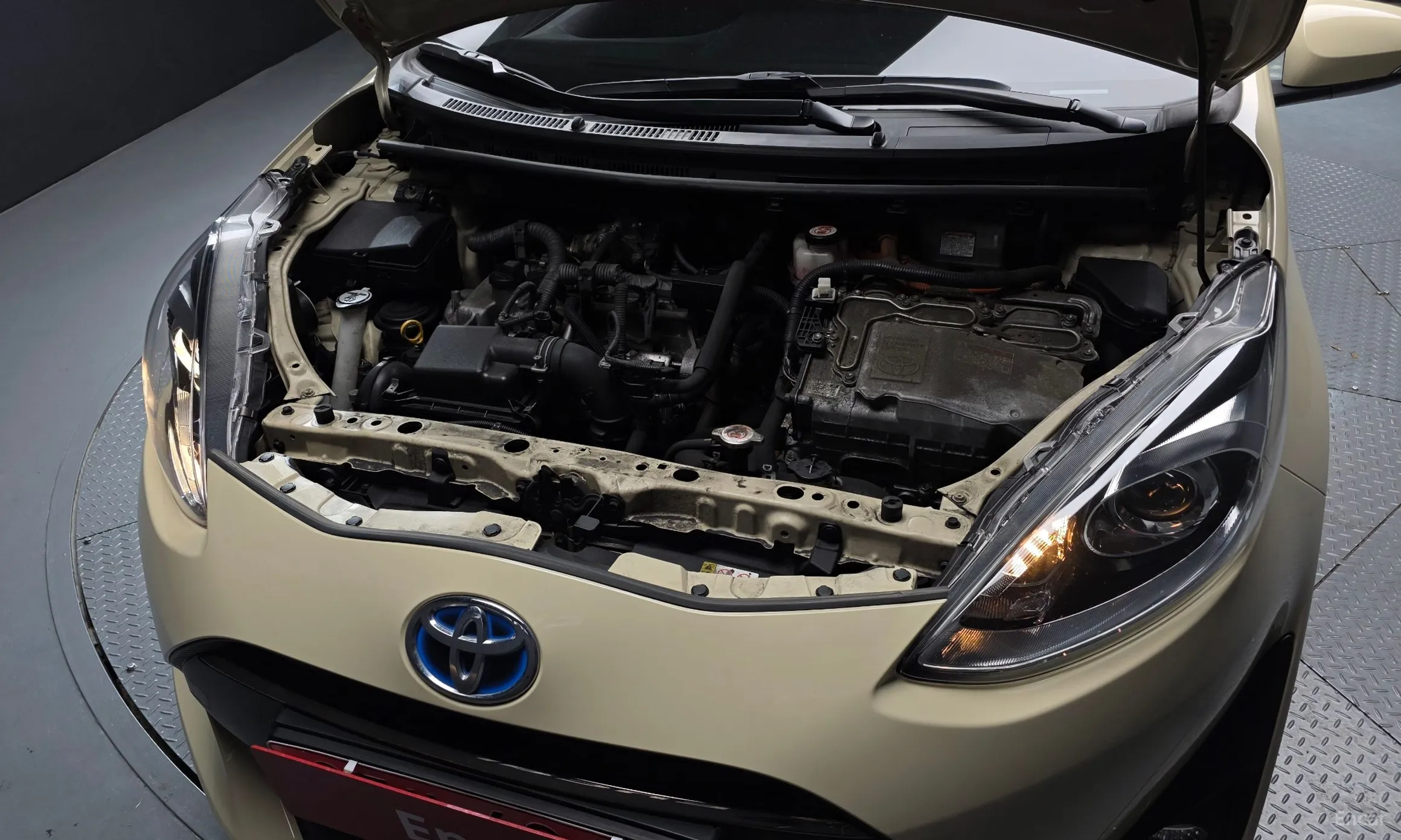 Toyota Prius C превью 6