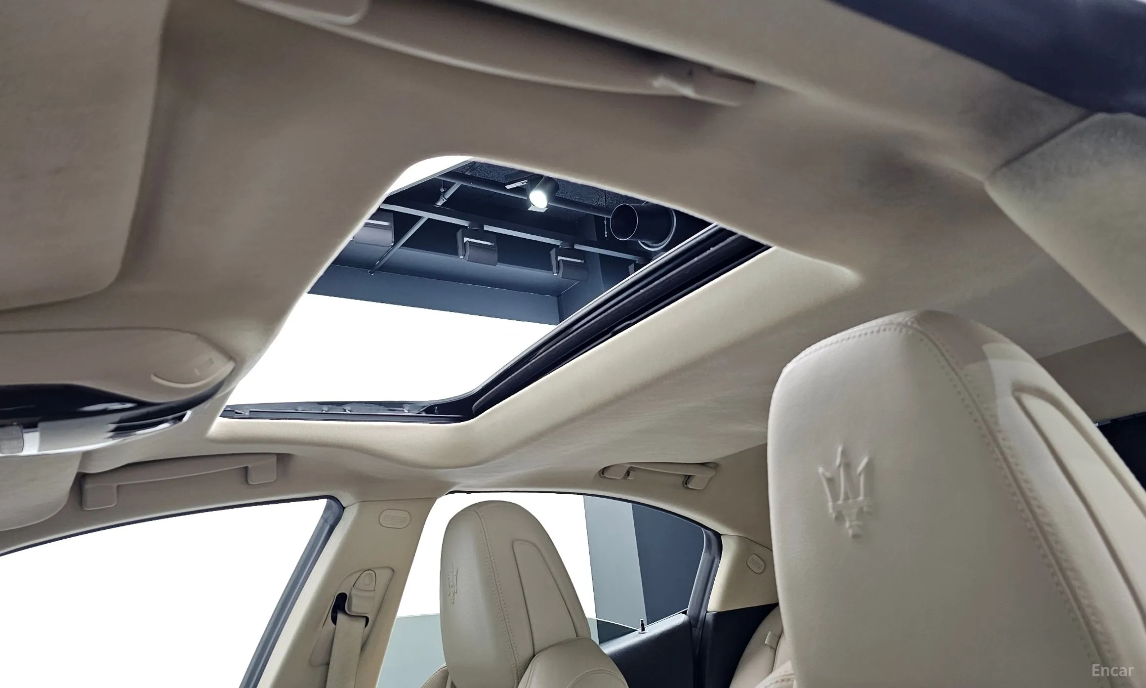 Maserati Ghibli превью 16
