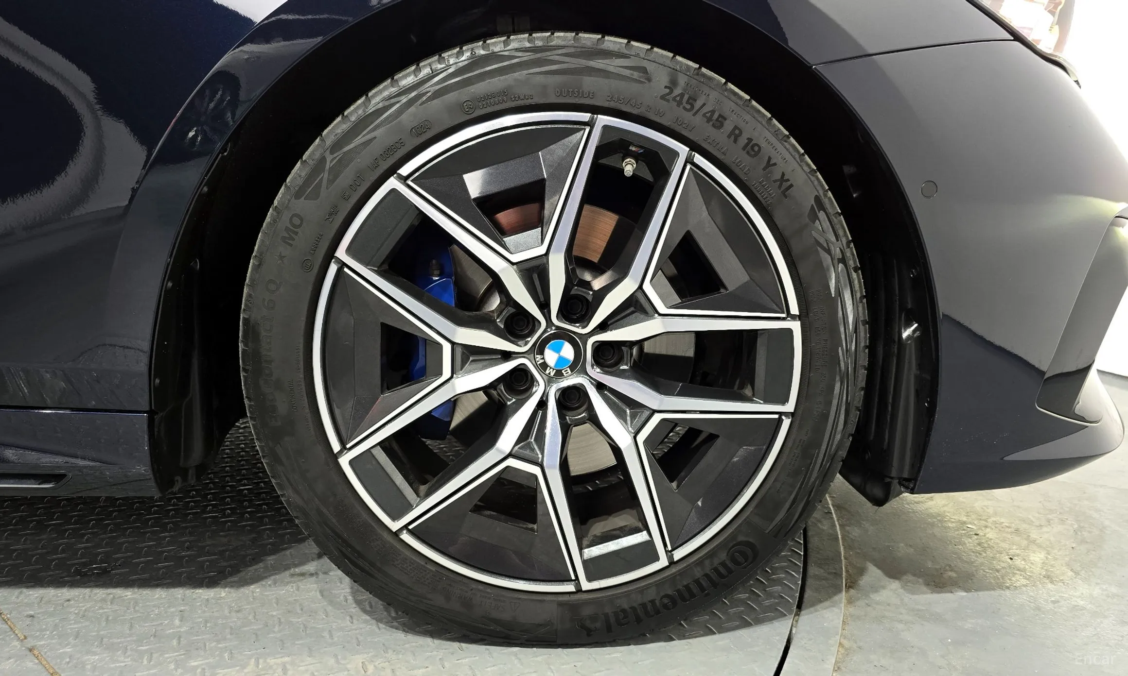 BMW 5 Series (G60) превью 5