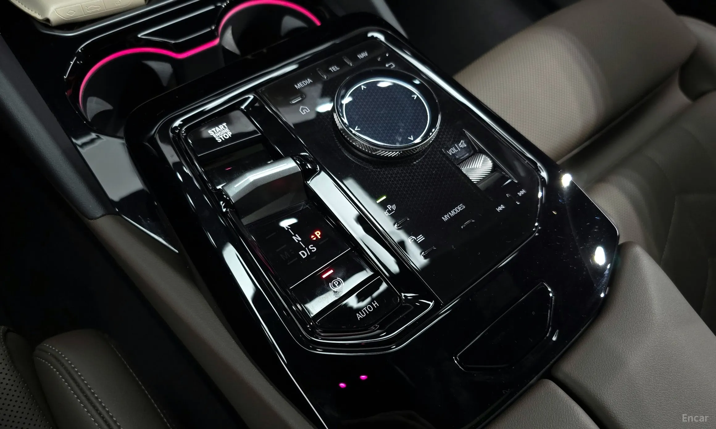 BMW 5 Series (G60) превью 9