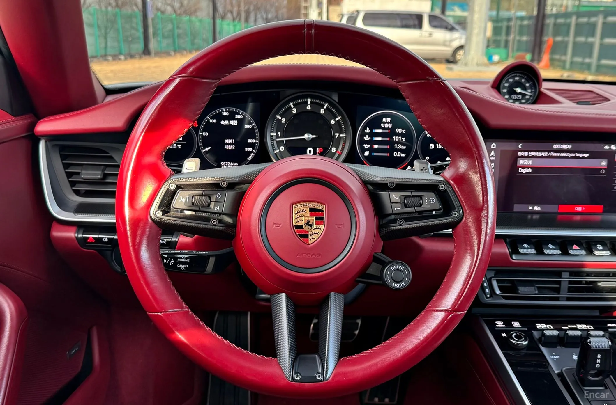 Porsche 911 (992) превью 10