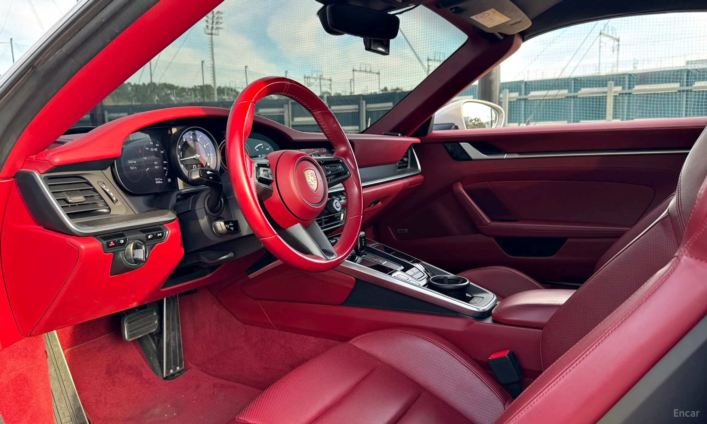 Porsche 911 (992) превью 11