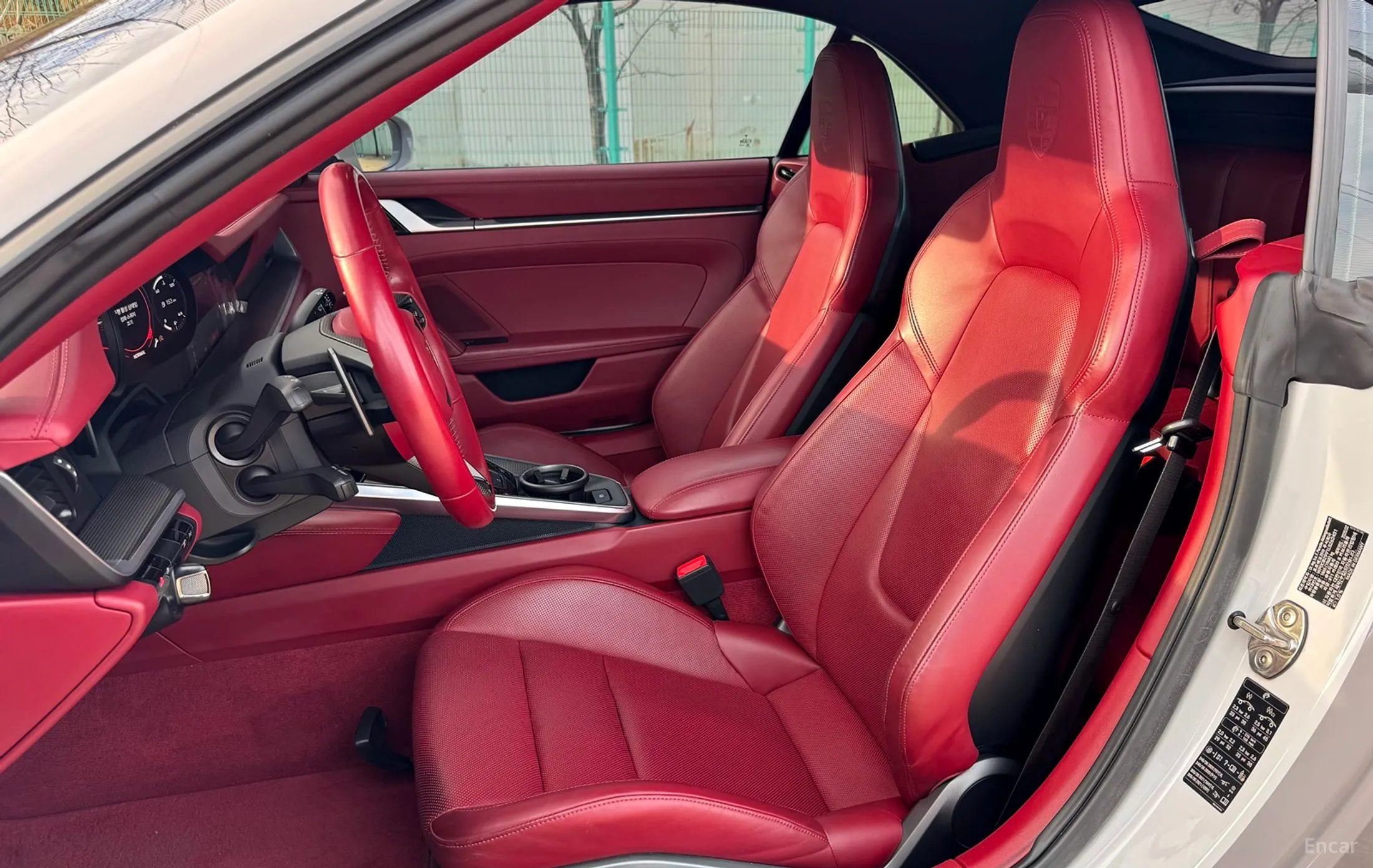 Porsche 911 (992) превью 12