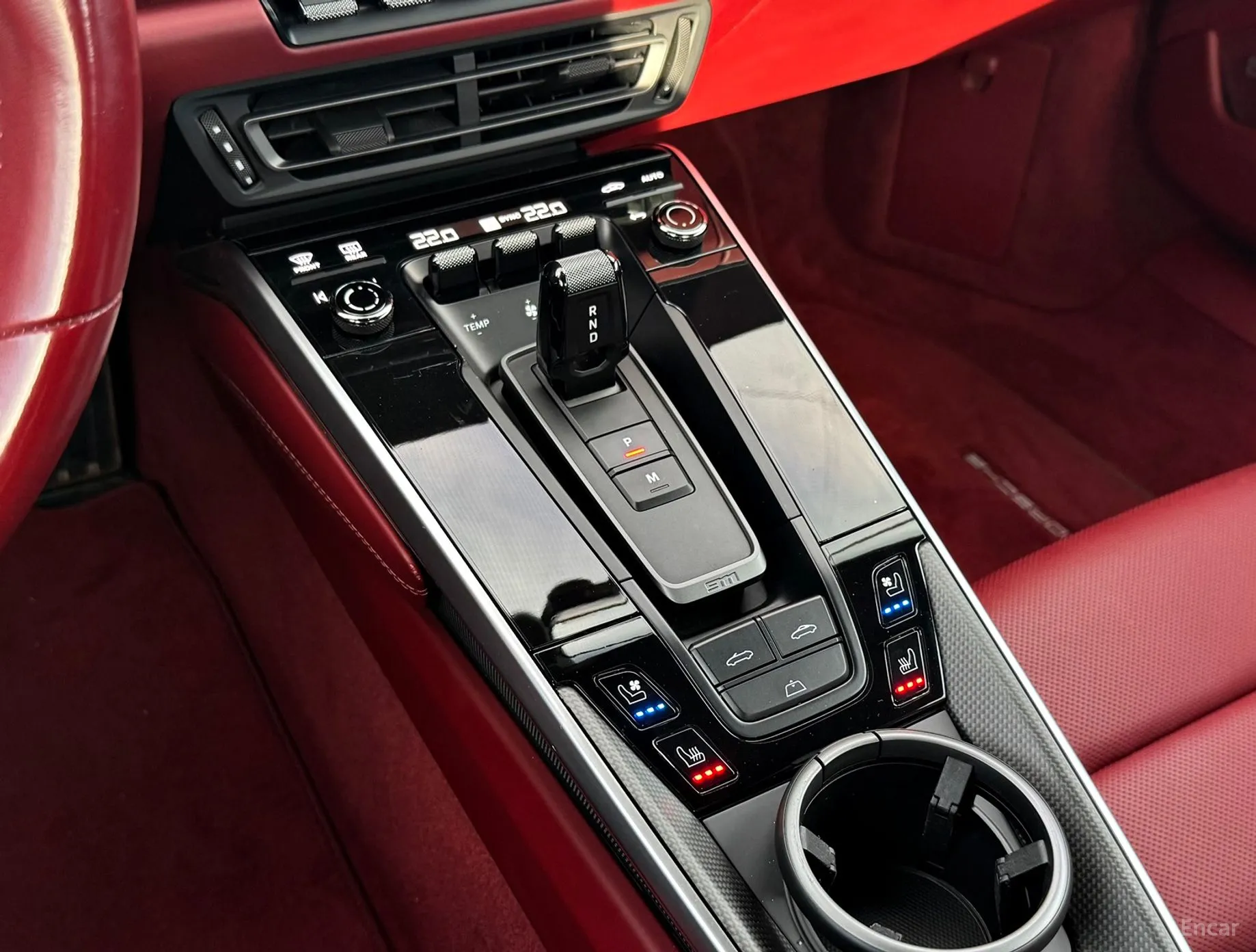 Porsche 911 (992) превью 18