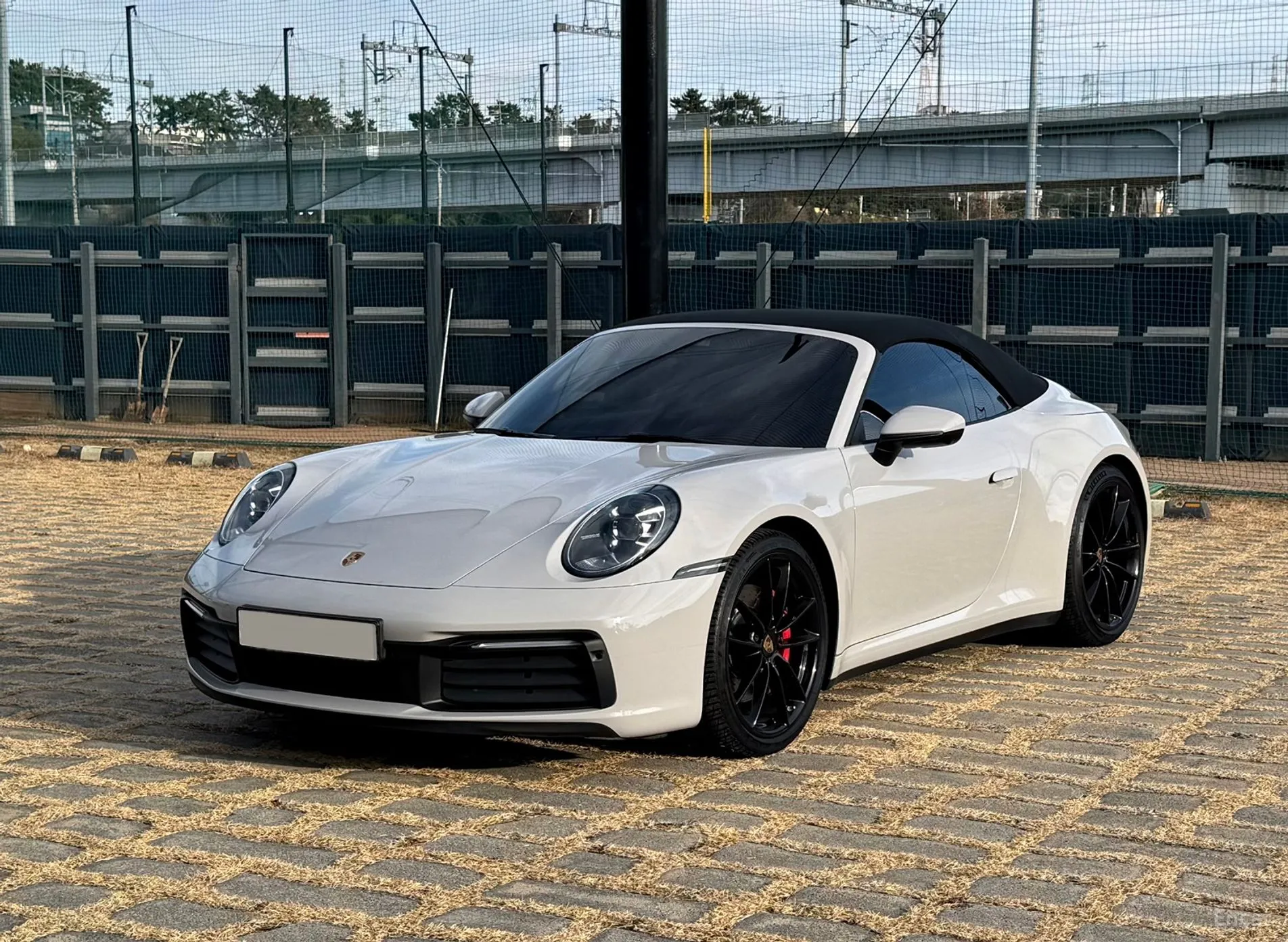 Porsche 911 (992) превью 3