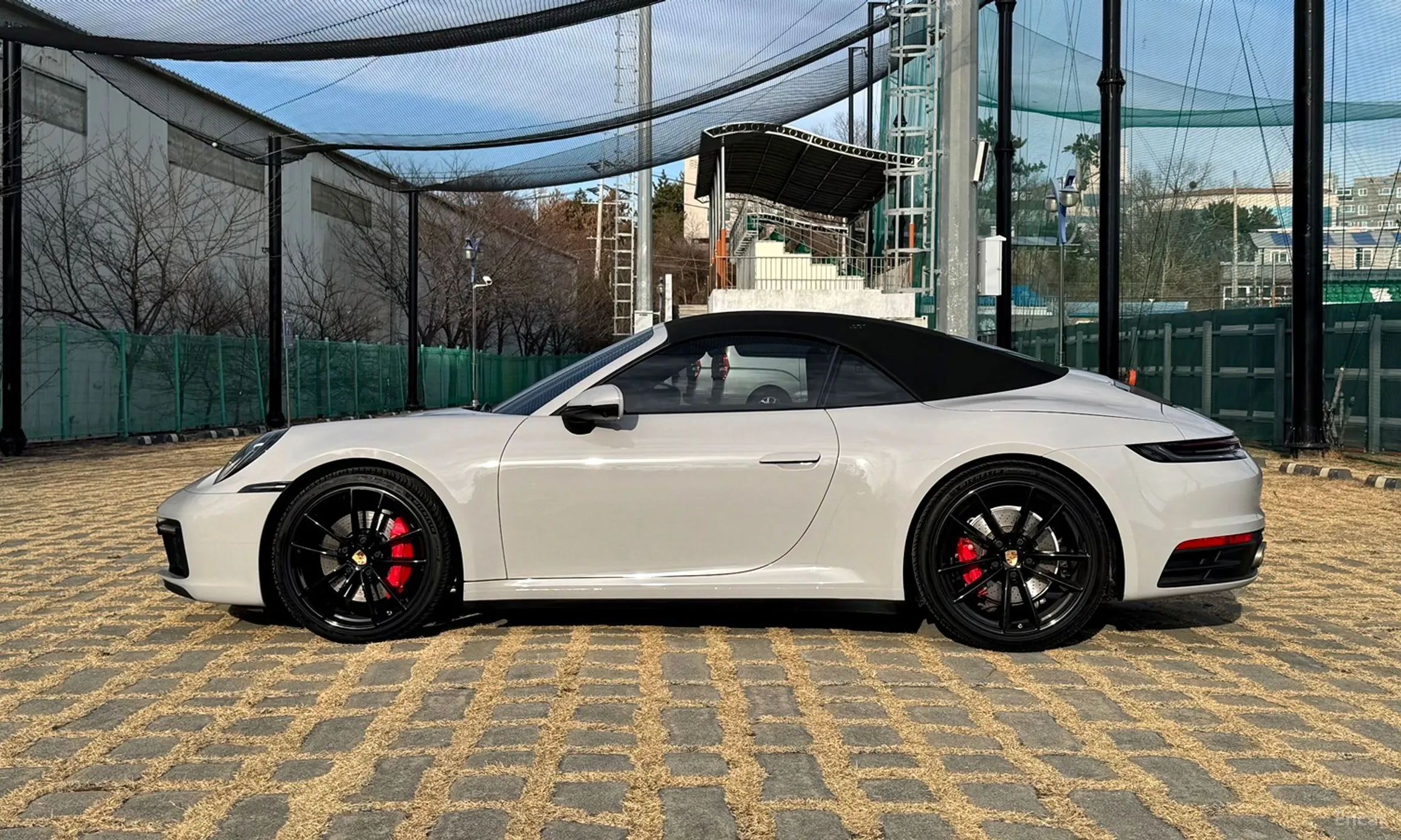 Porsche 911 (992) превью 8