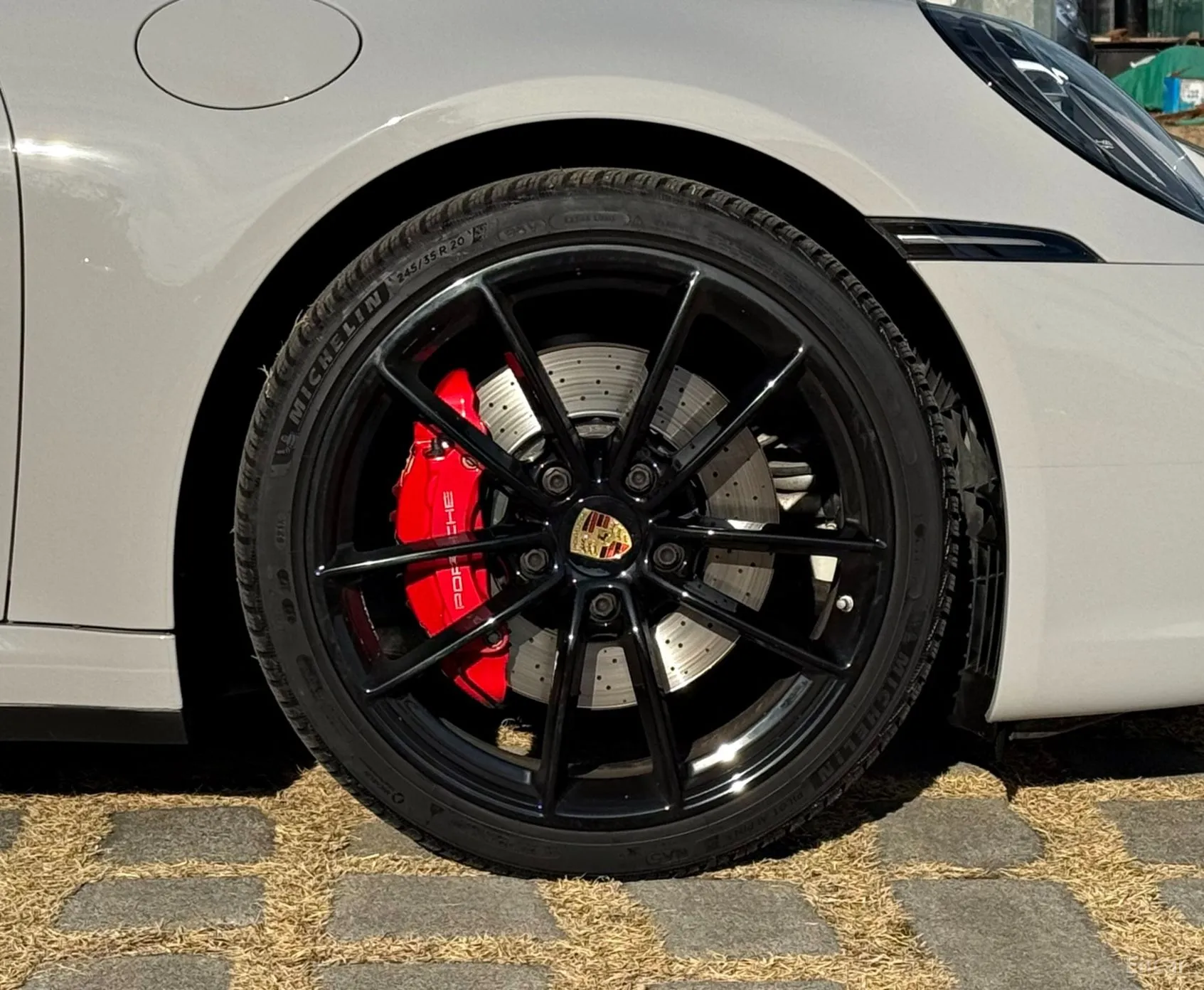 Porsche 911 (992) превью 9
