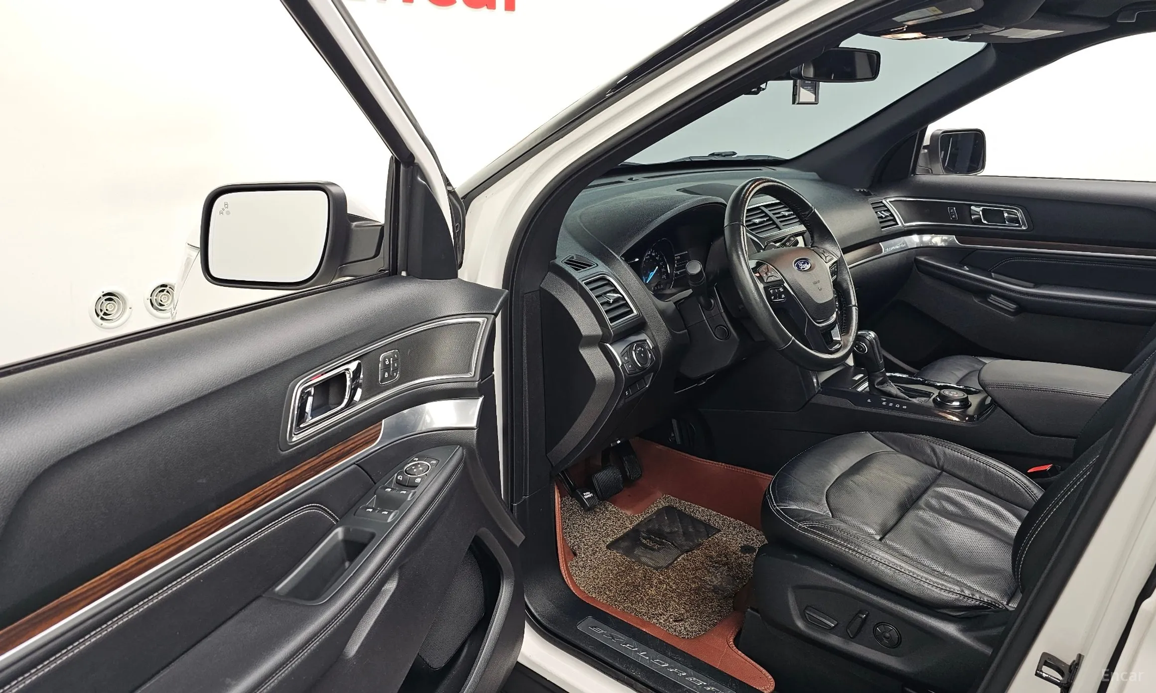 Ford Explorer превью 10