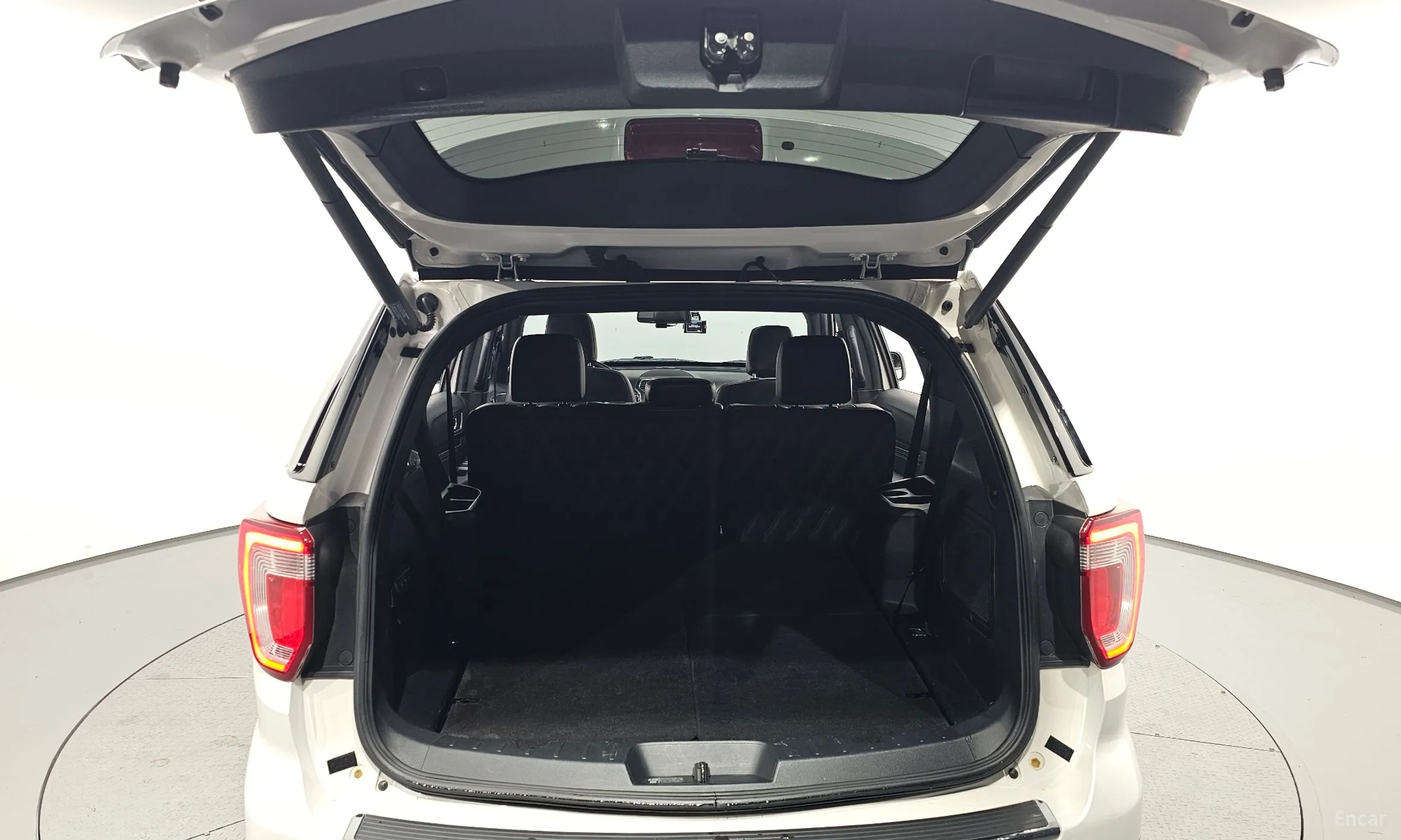 Ford Explorer превью 20