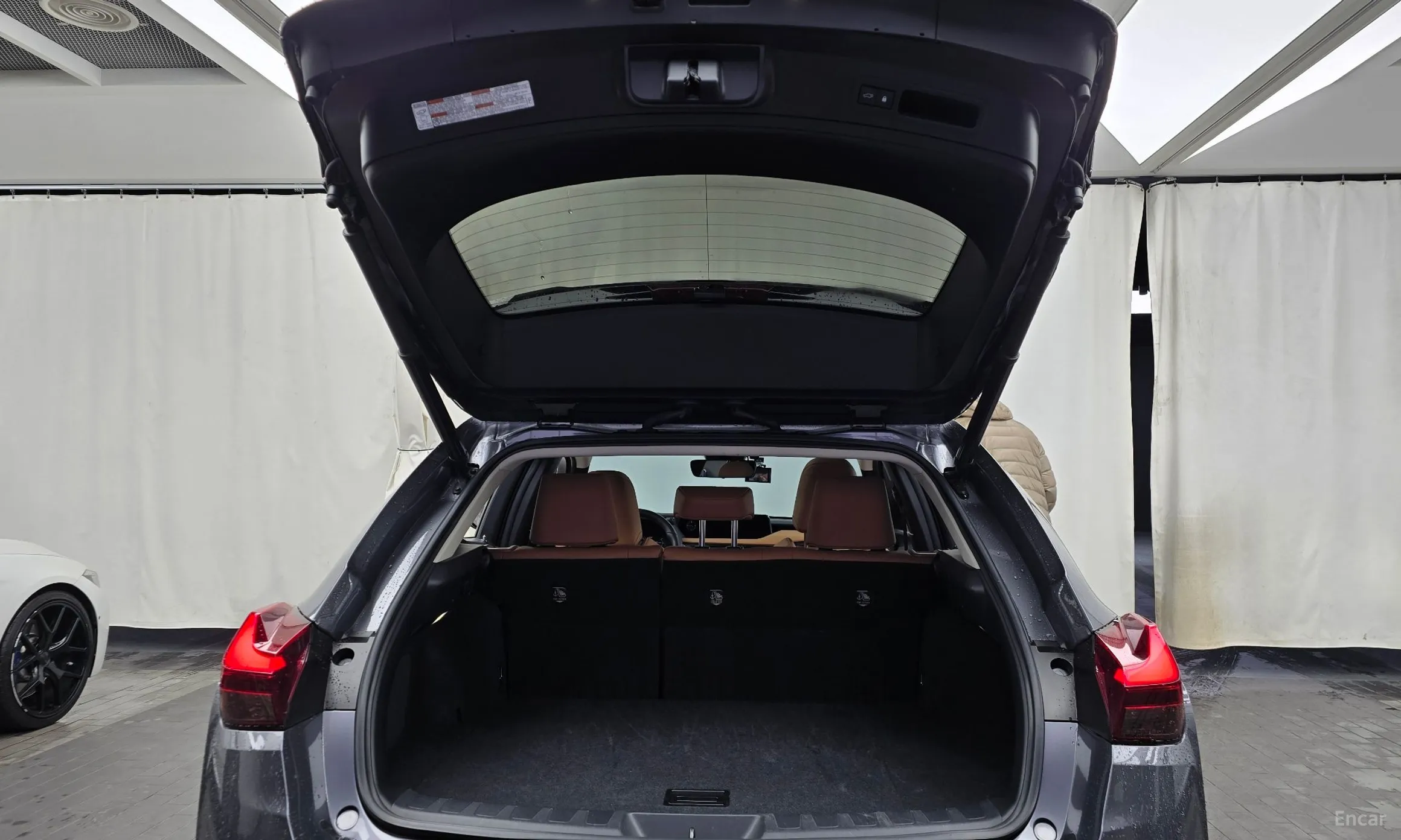 Lexus UX250h превью 20