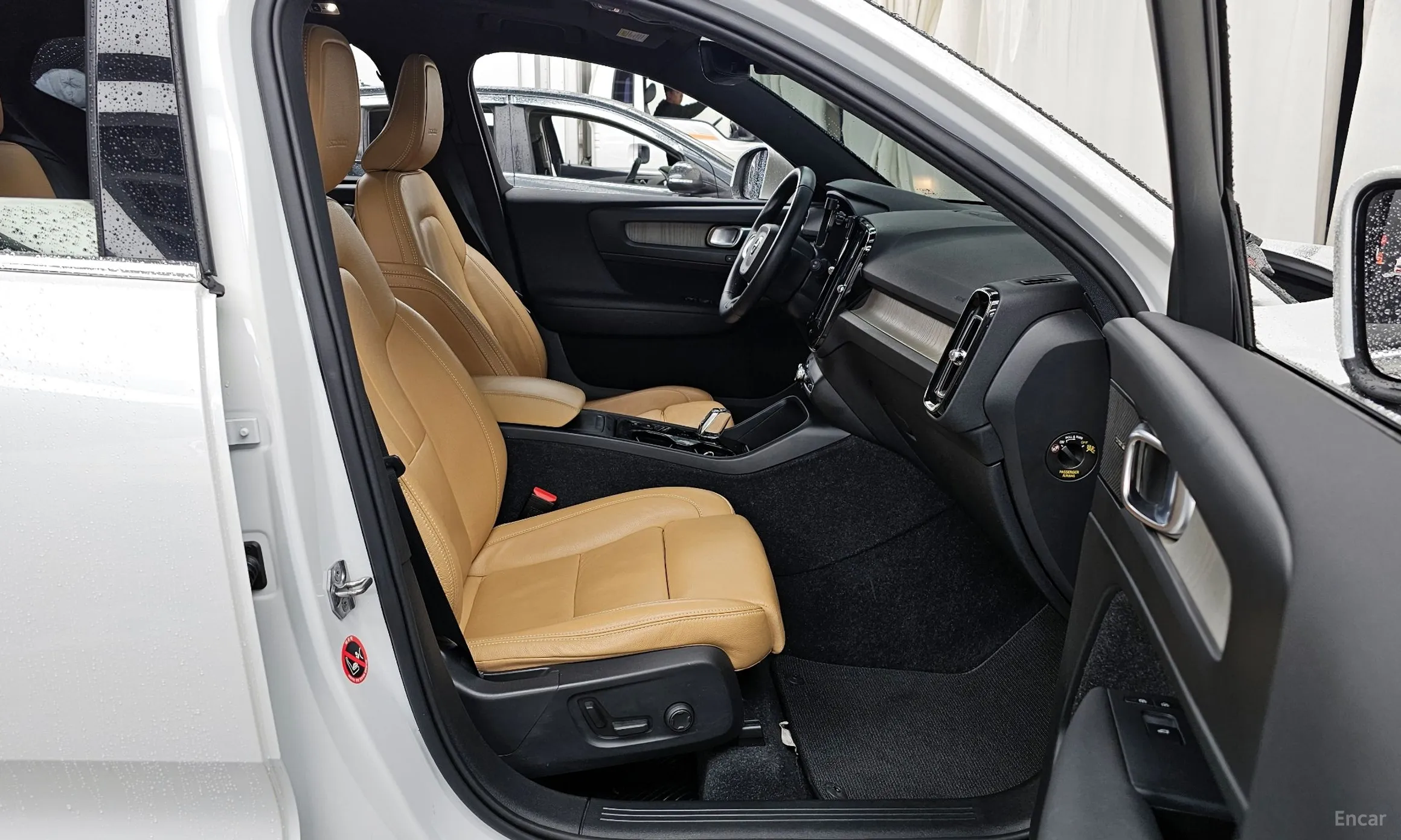 Volvo XC40 превью 11