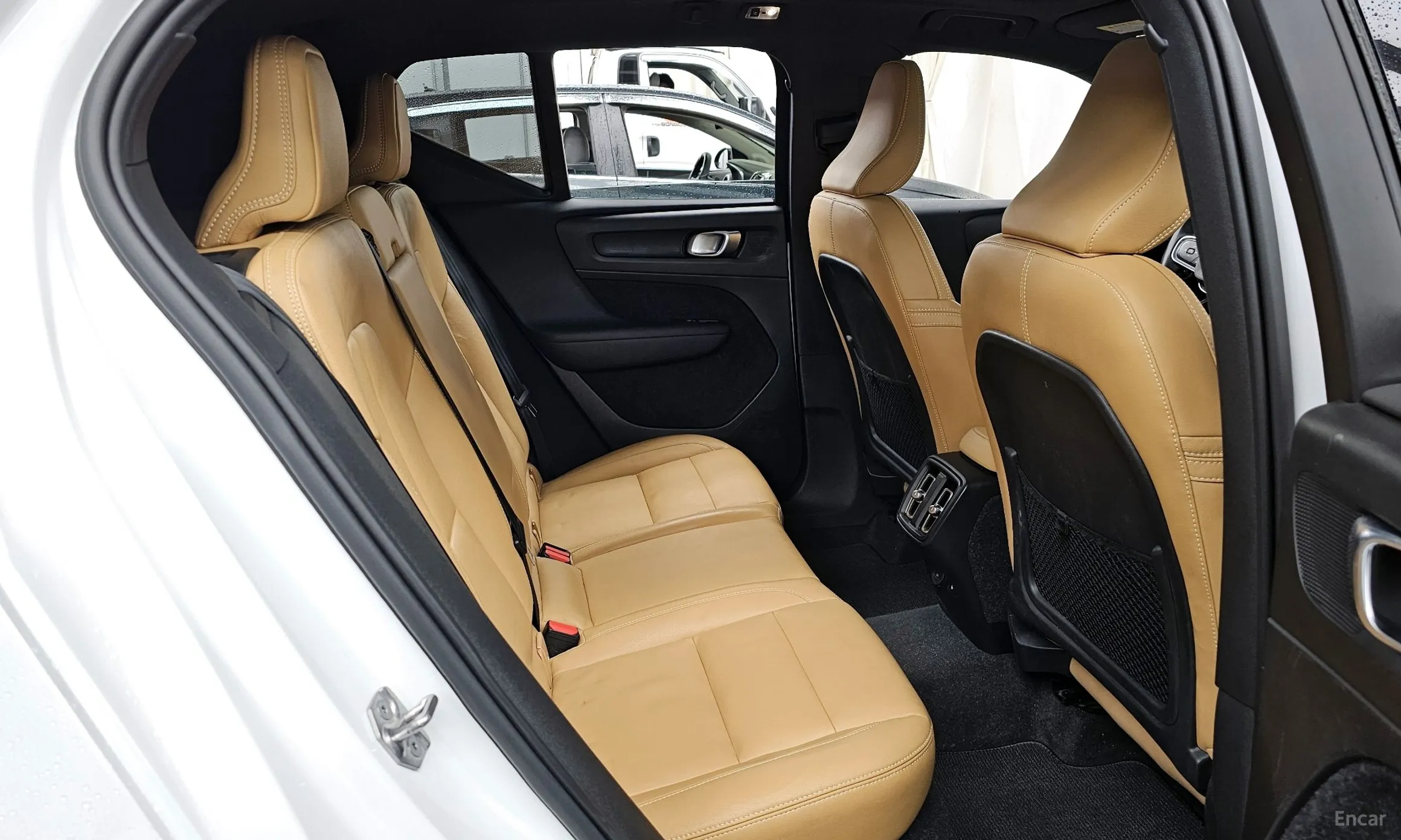 Volvo XC40 превью 12