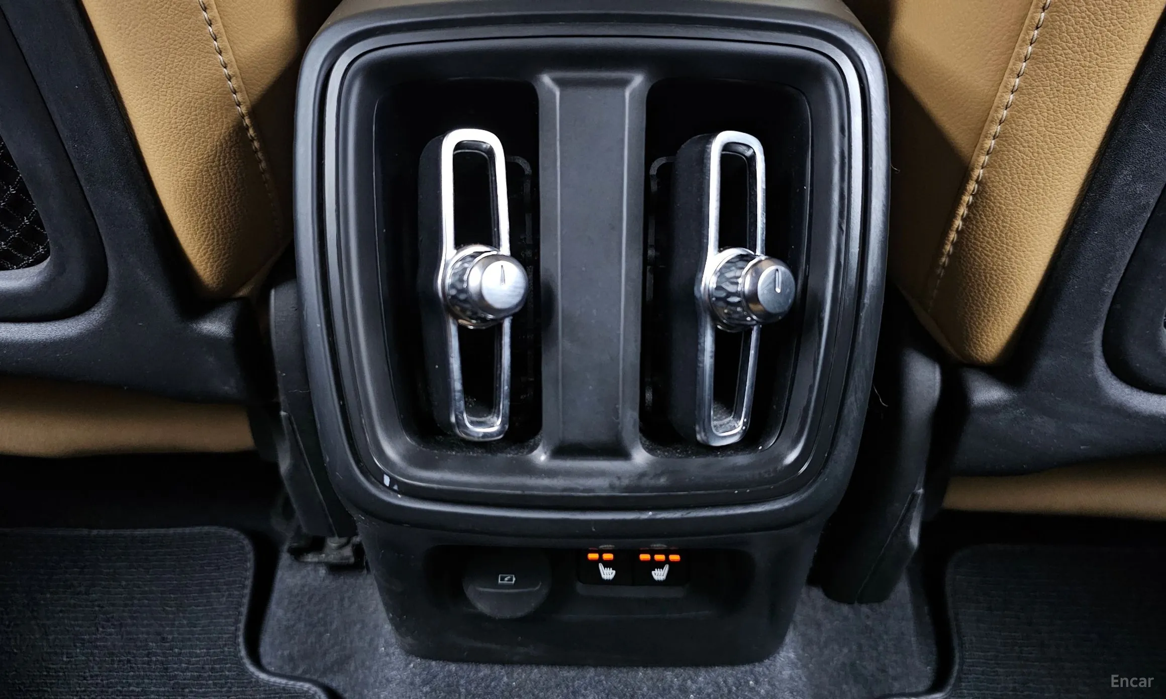 Volvo XC40 превью 18