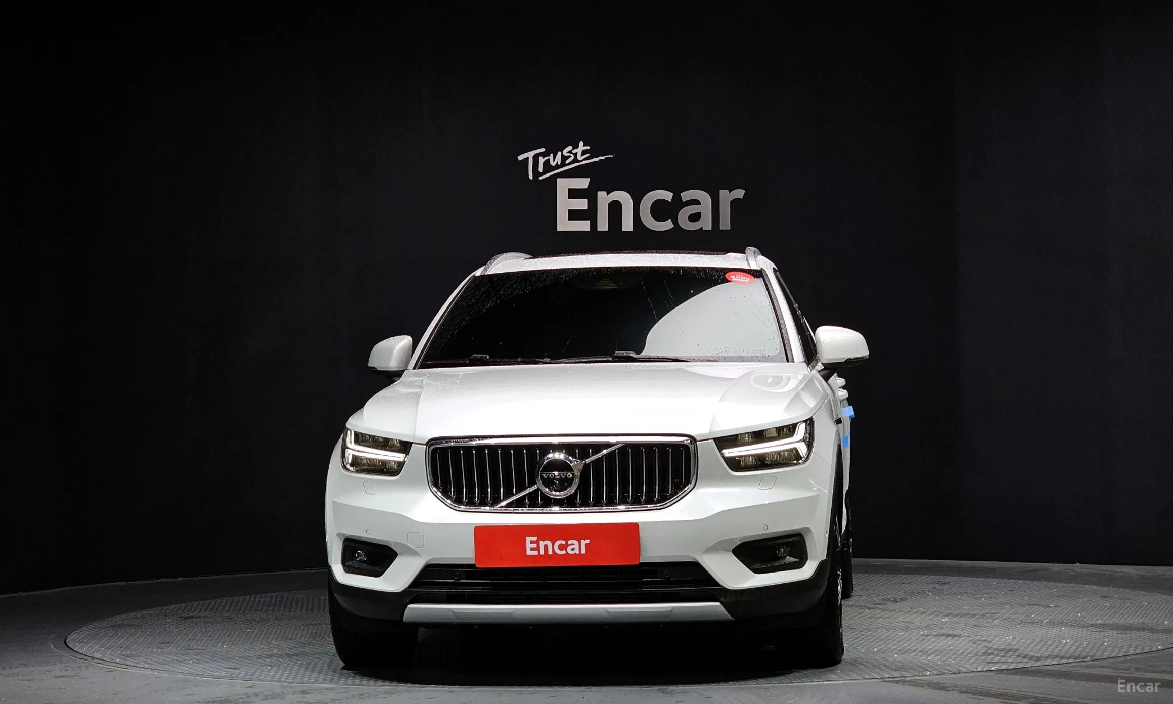 Volvo XC40 превью 3