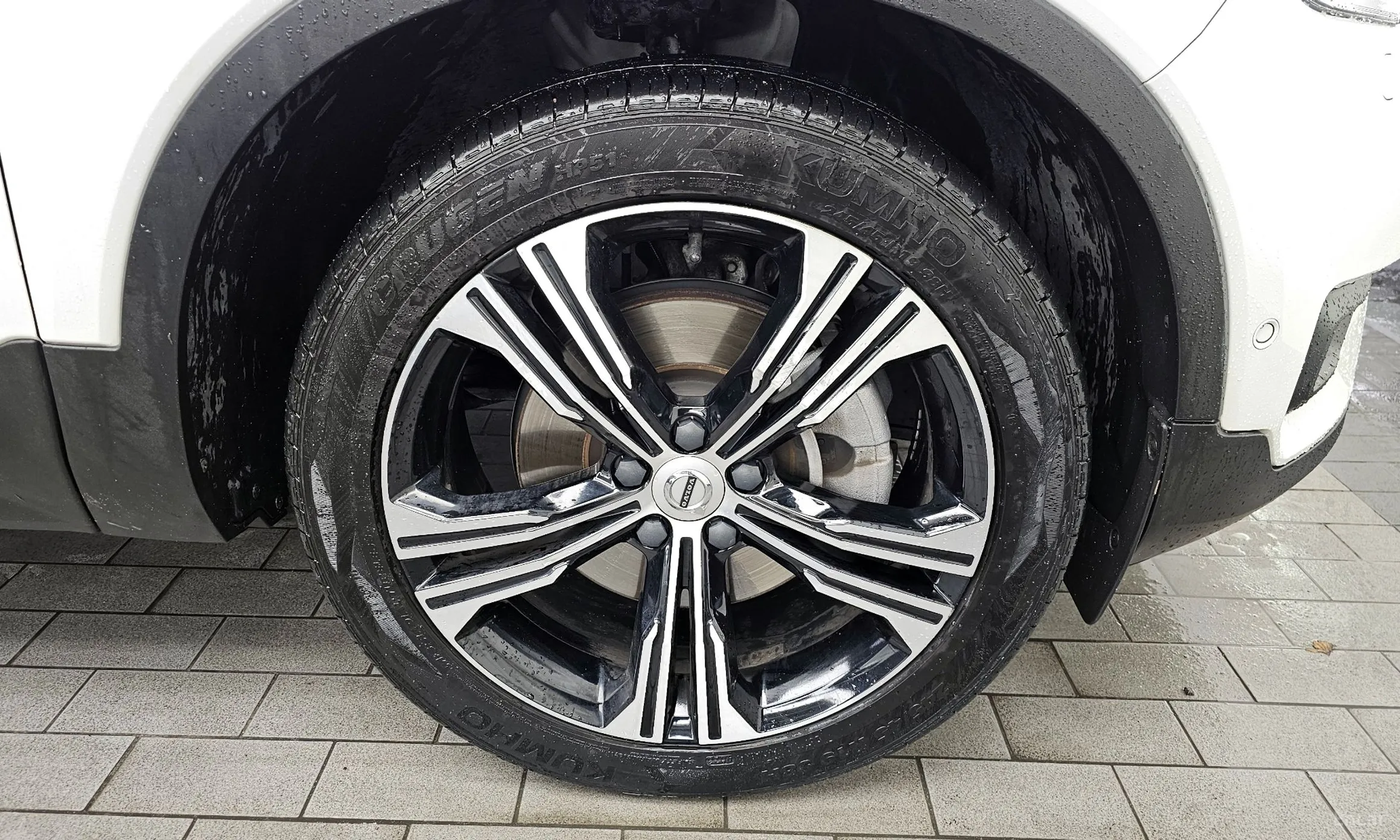 Volvo XC40 превью 5