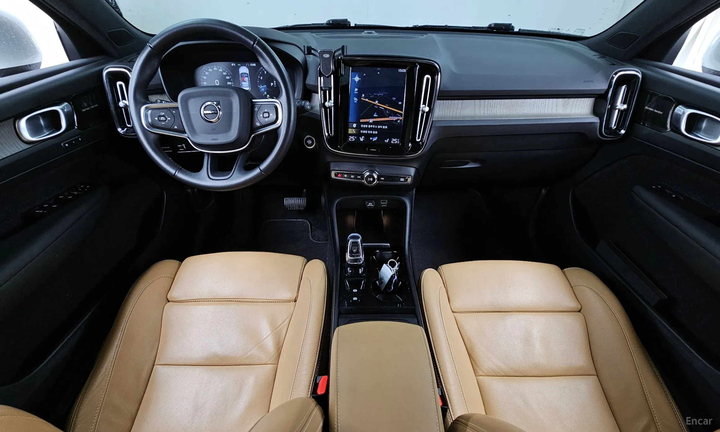 Volvo XC40 превью 7