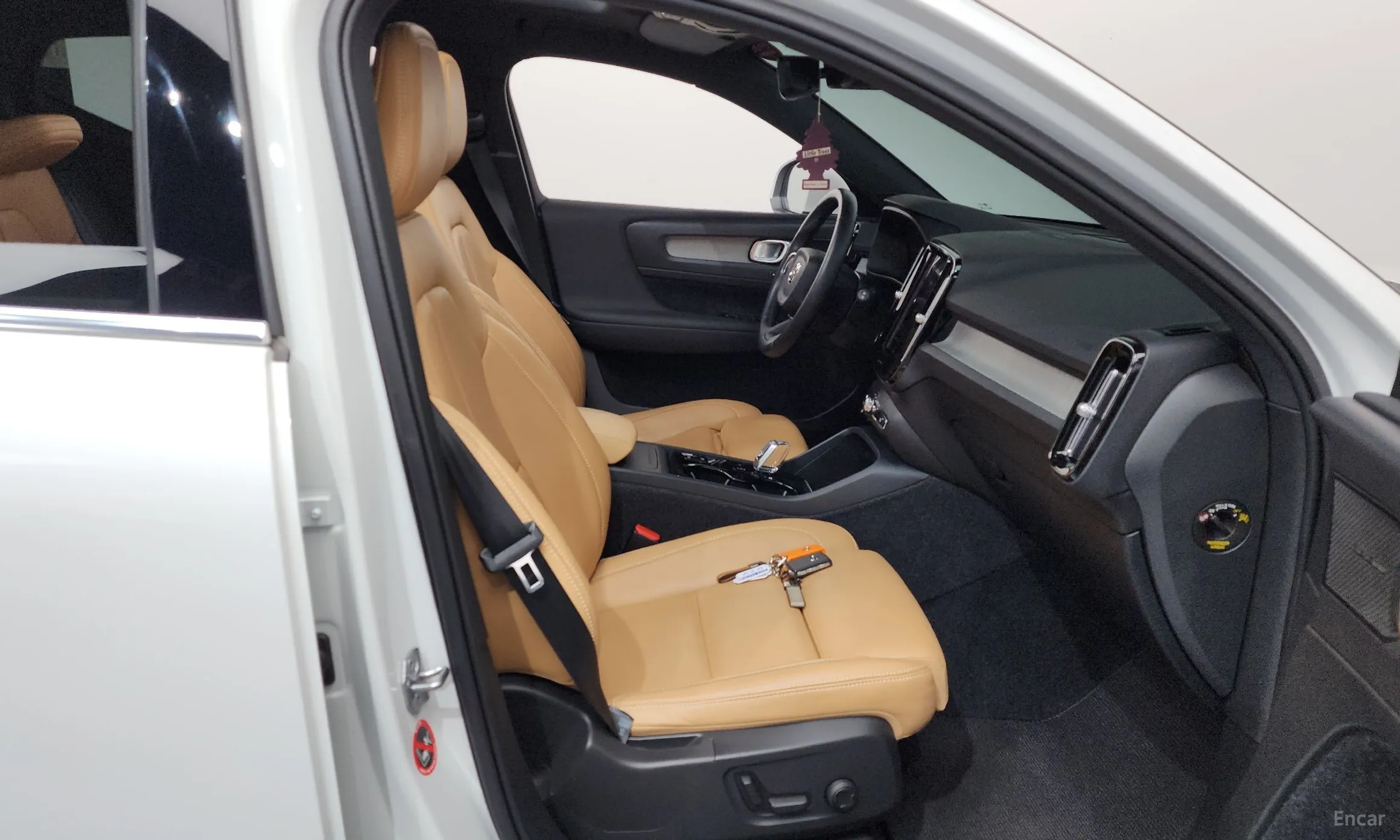Volvo XC40 превью 11