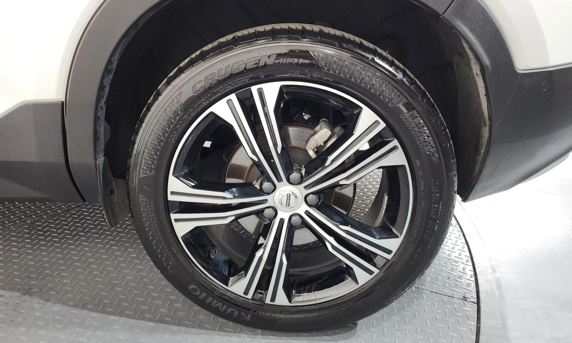 Volvo XC40 превью 5