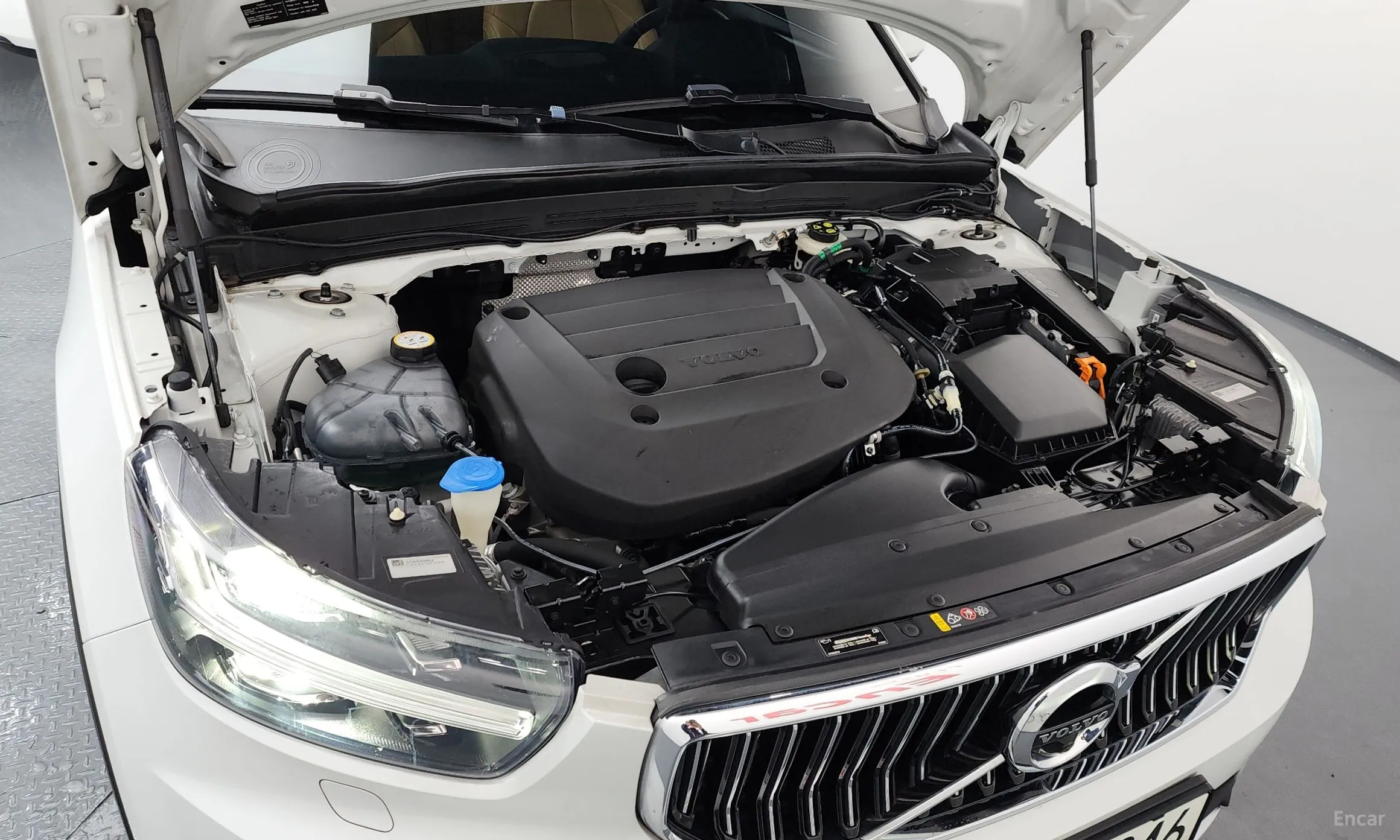 Volvo XC40 превью 6
