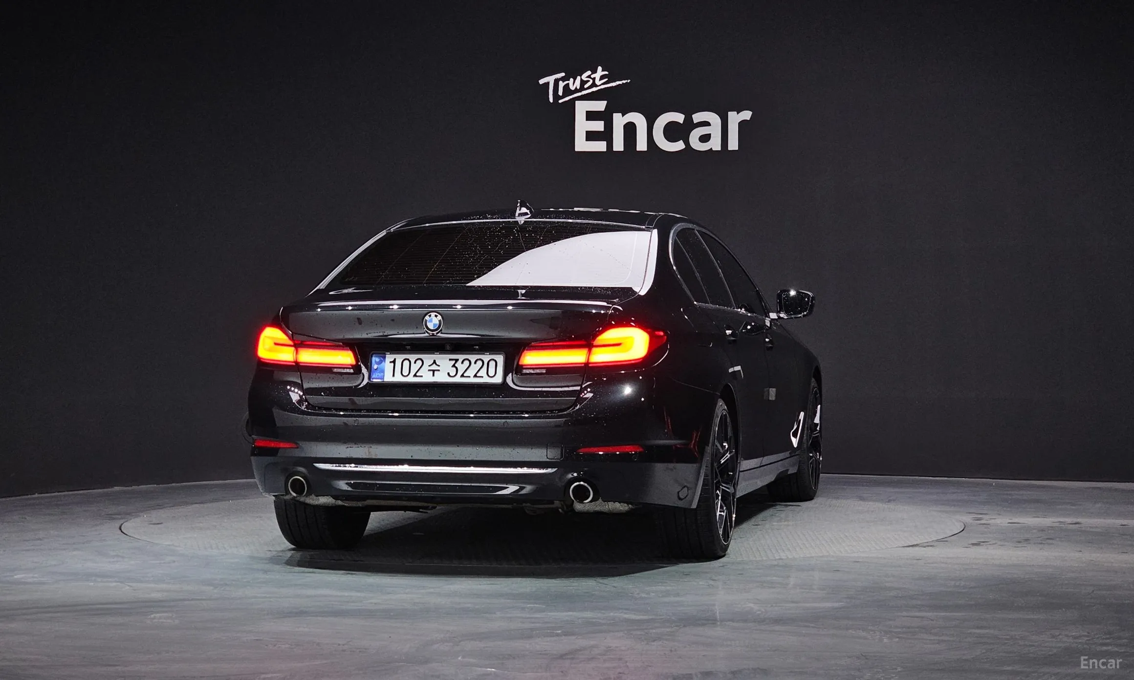 BMW 5 Series (G30) превью 4