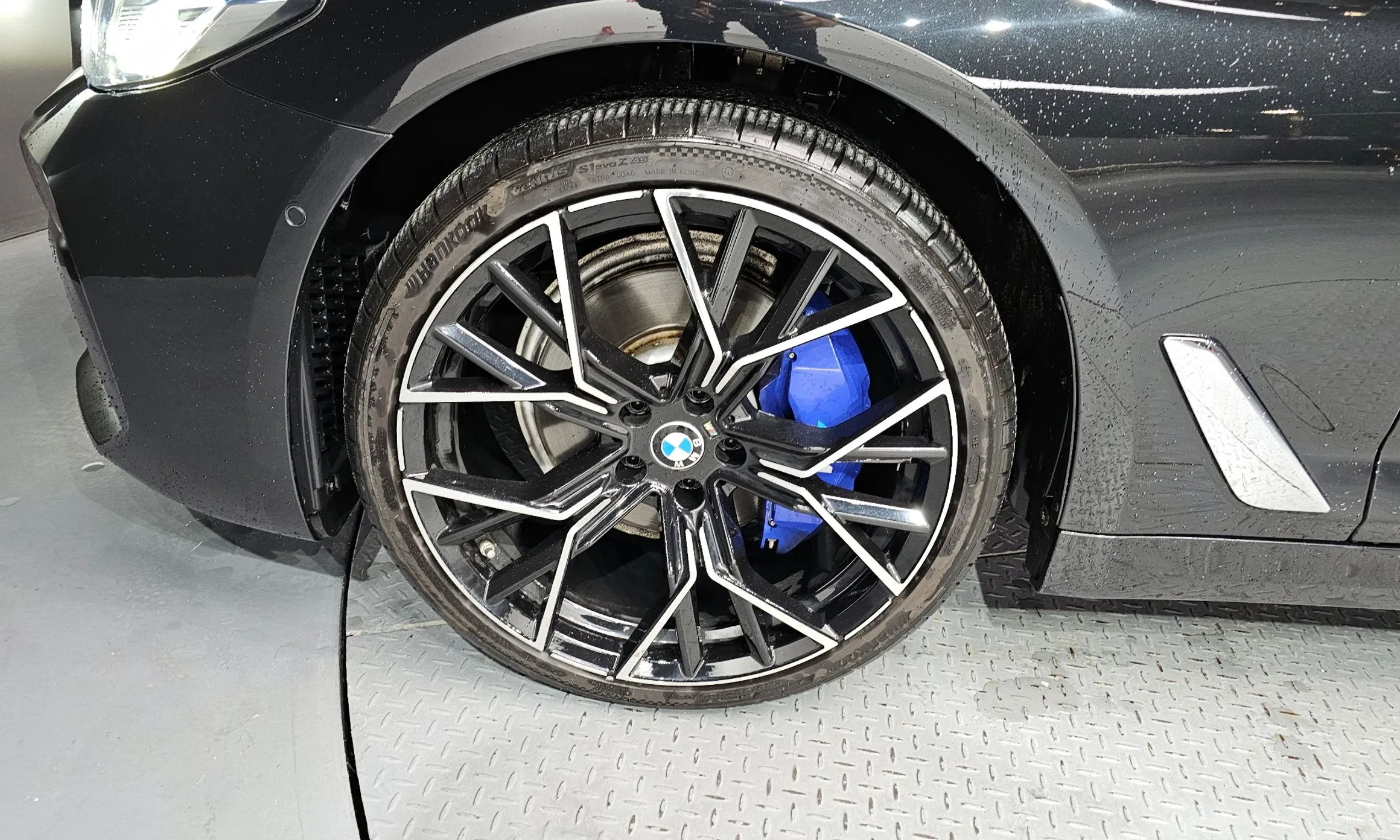 BMW 5 Series (G30) превью 5