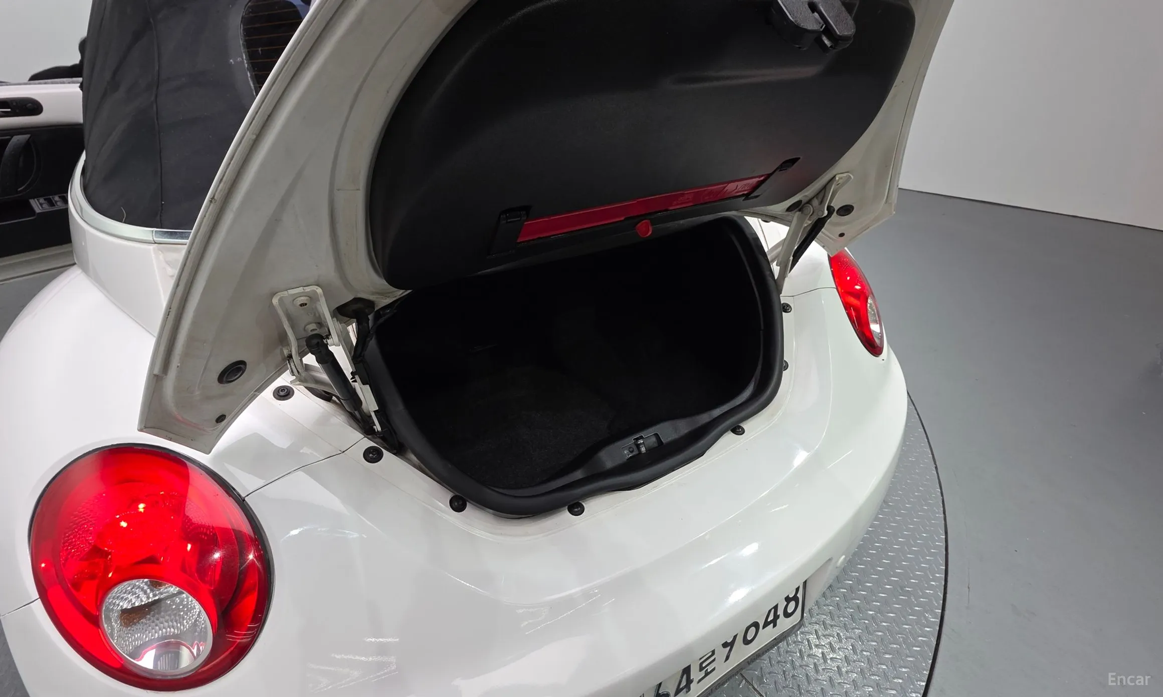 Volkswagen New Beetle превью 20